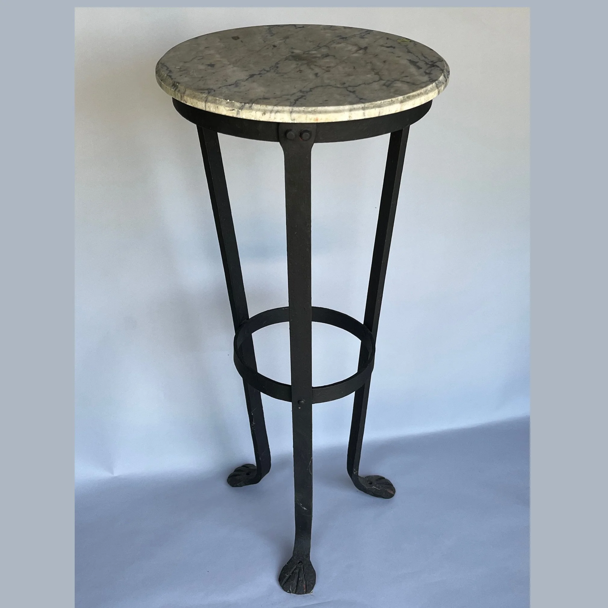 4351 Tripod garden table.jpg
