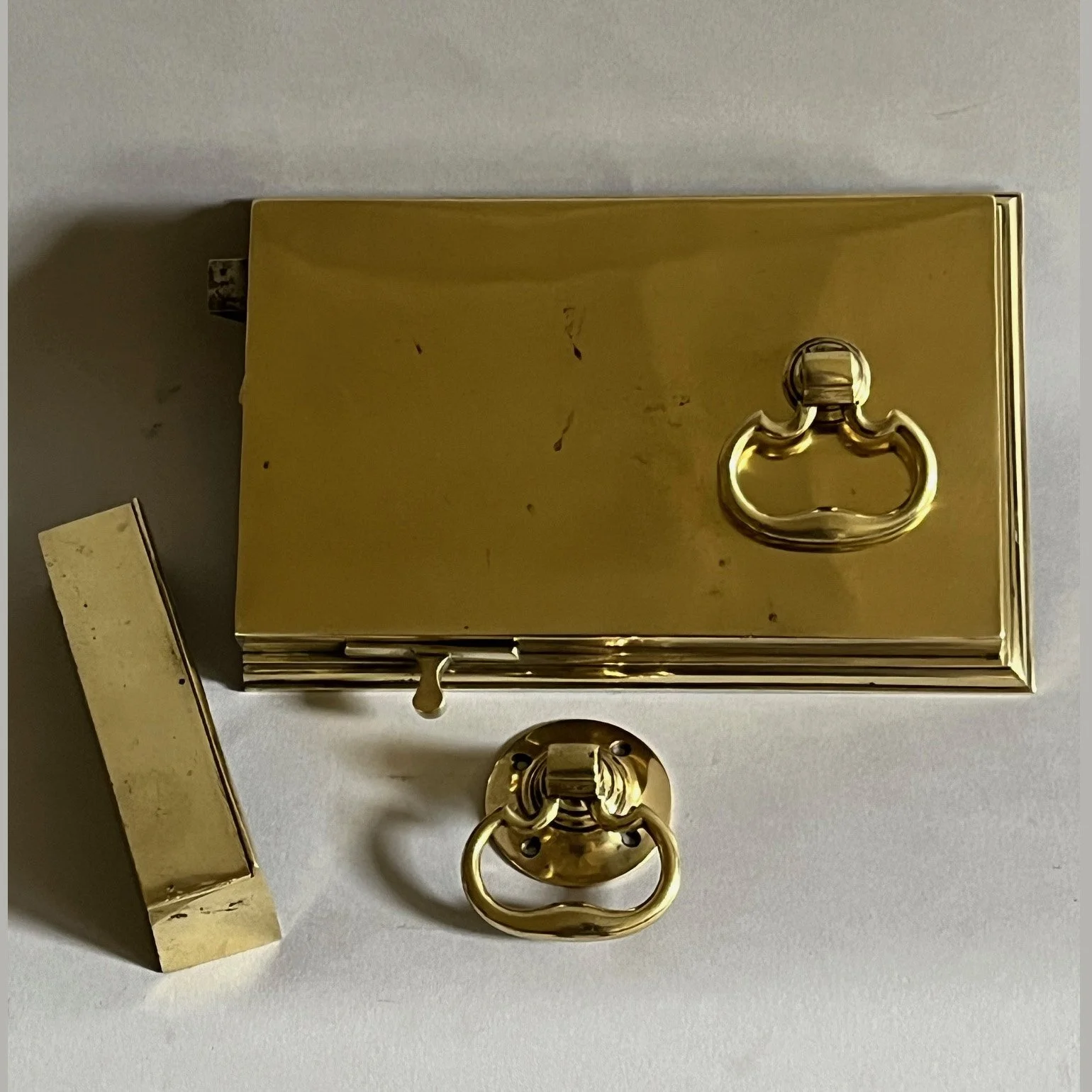 4548 An 18thc brass rim lock one of a set of 4 Web.jpg