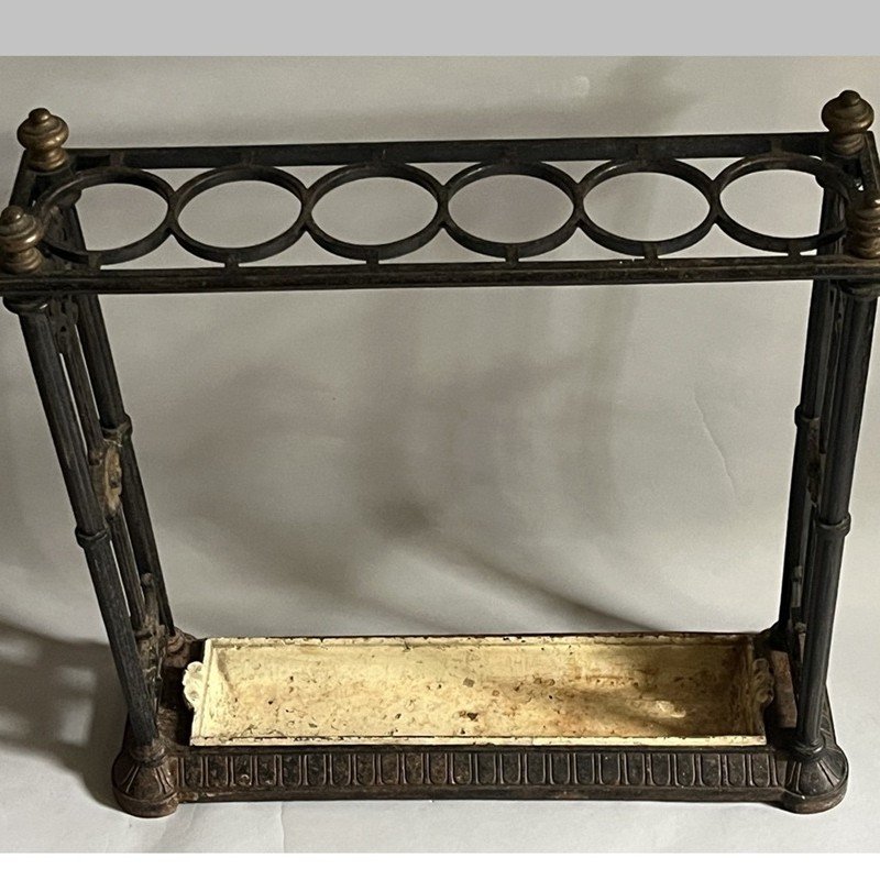 4632B A late 19th cast iron stick Stand 3.jpg