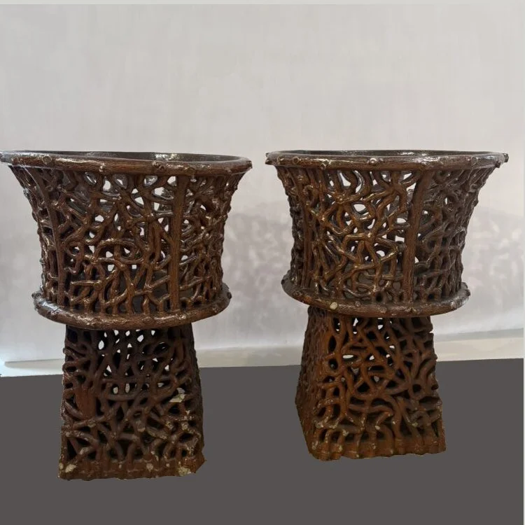 Pair of Scottish Garden PotsA1.jpg