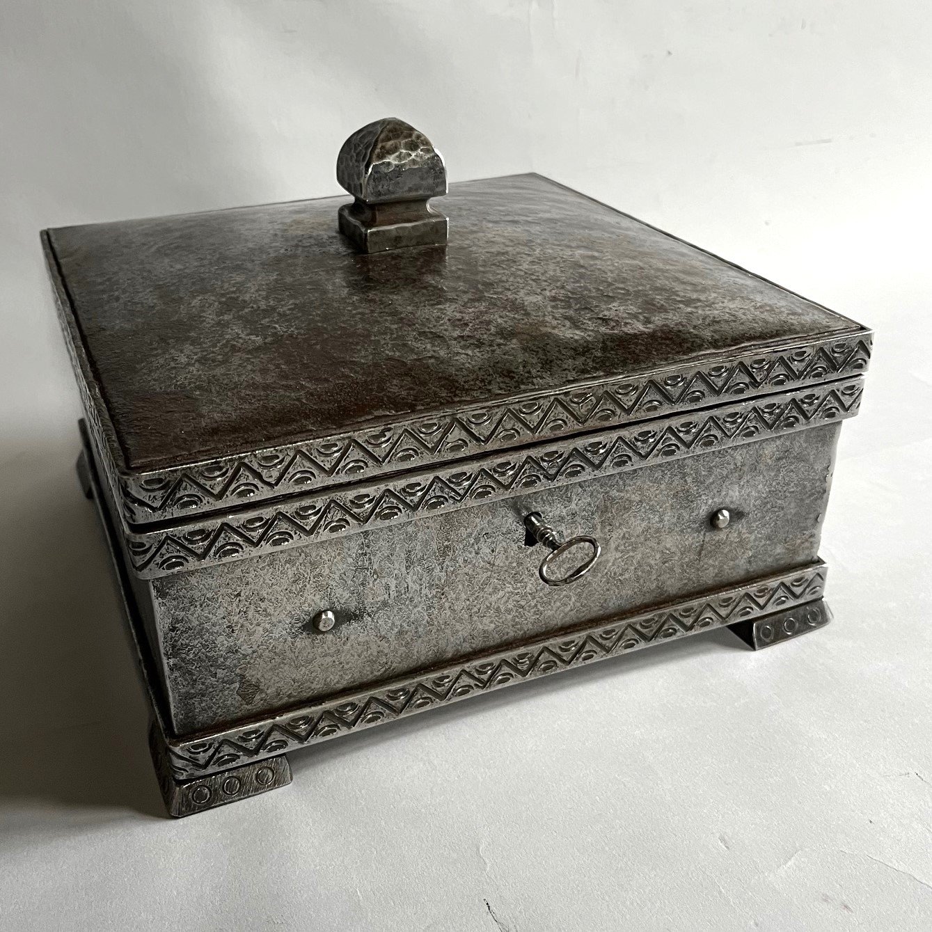 4507 An aesthetic movement steel boxWeb A.jpg