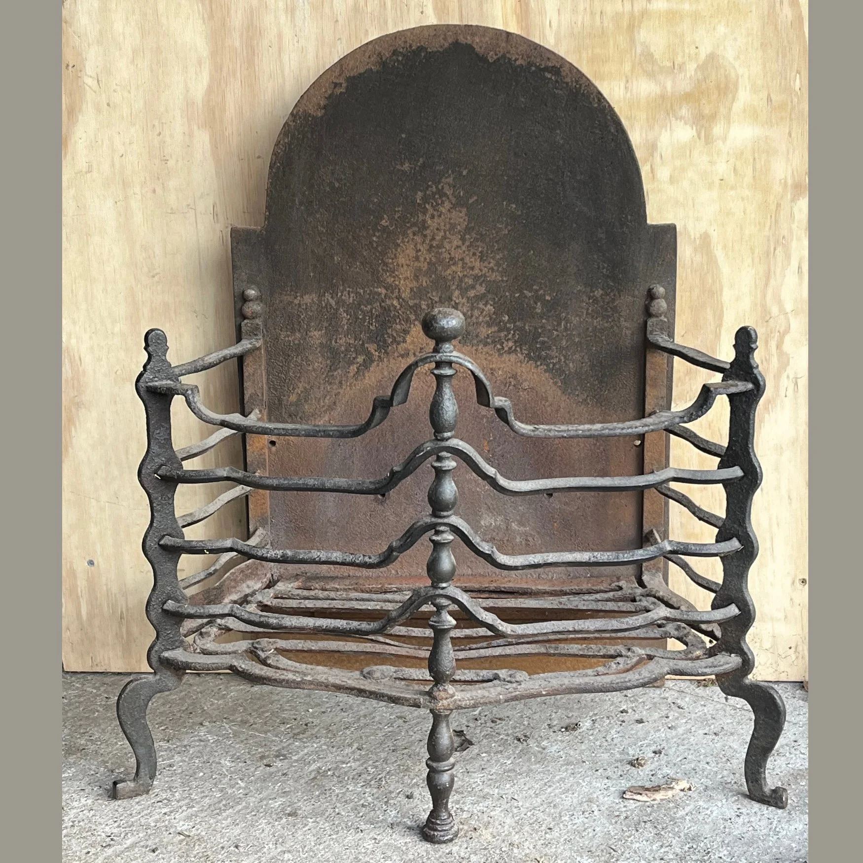 A 19thc English wrought iron firegate Web.jpg