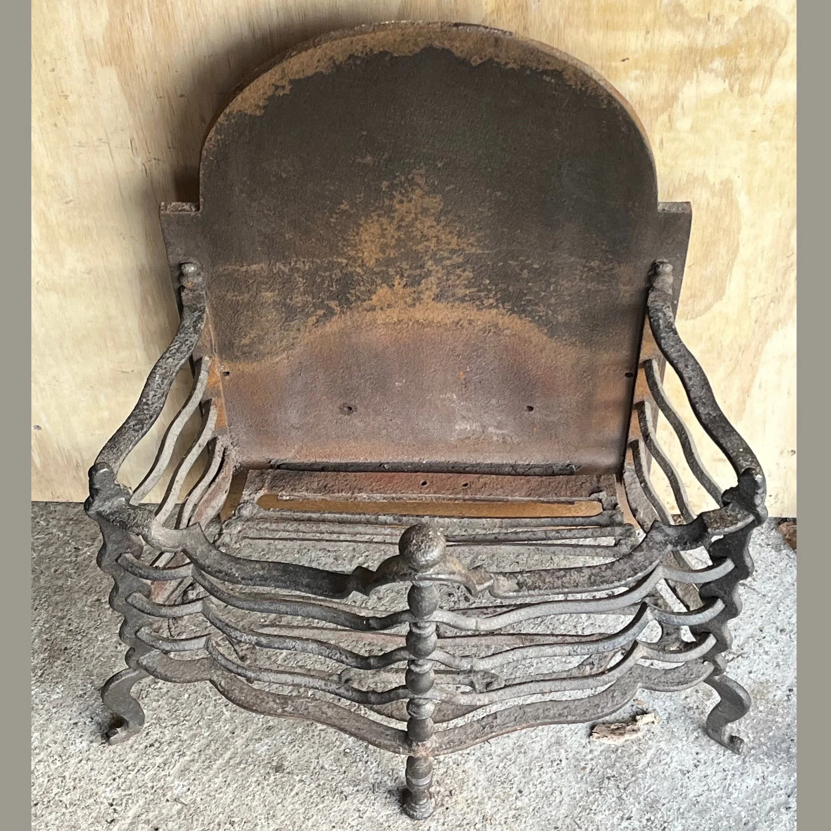 A 19thc English  wrought iron firegrate AWeb.jpg