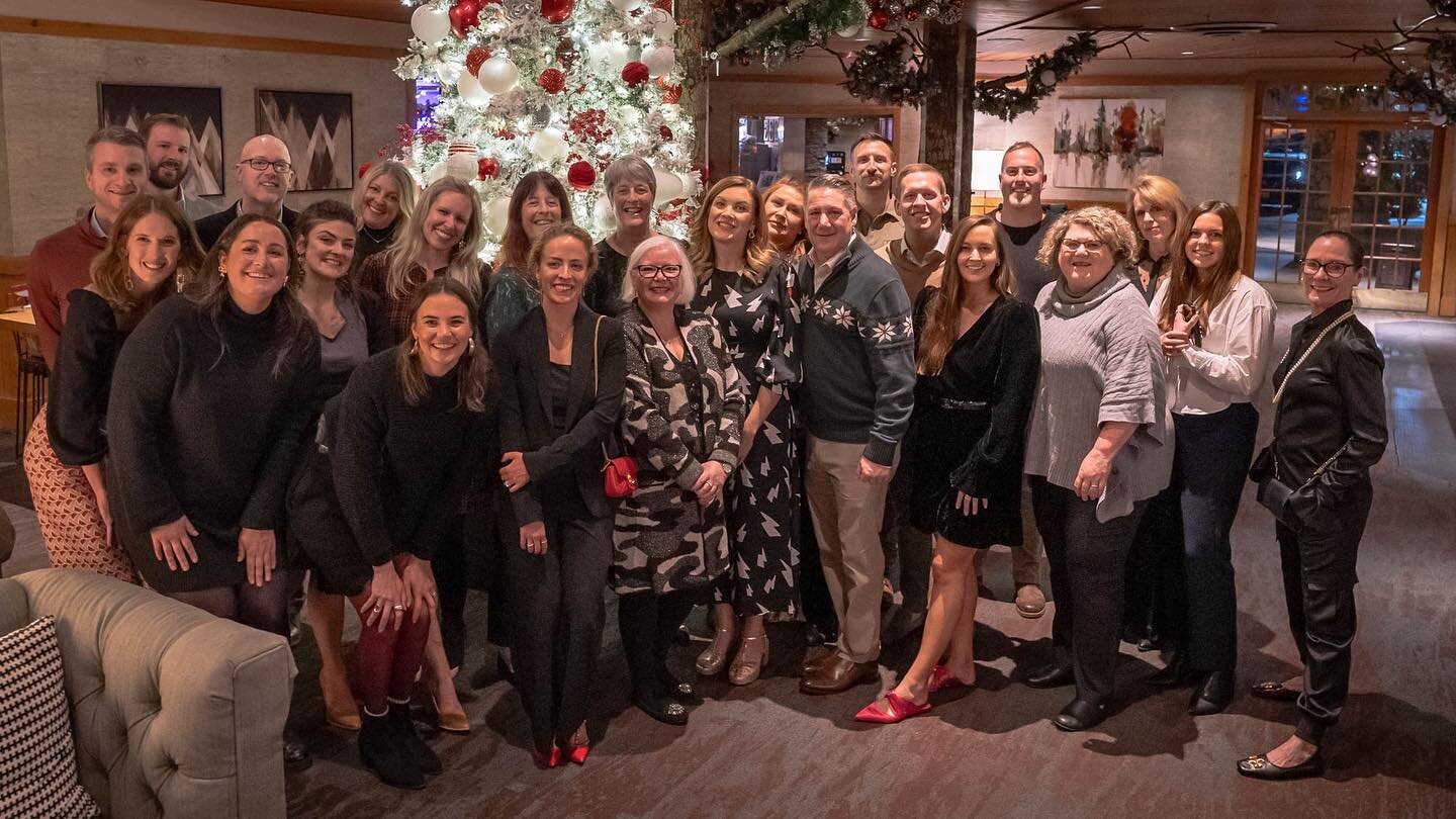 All the high fives to this amazing and growing team!  To celebrate a great year, all 18 of us plus a few more flew to Seattle for a few days of fun.  One of our favorite yearly traditions for this remote team is picking a new city to explore together