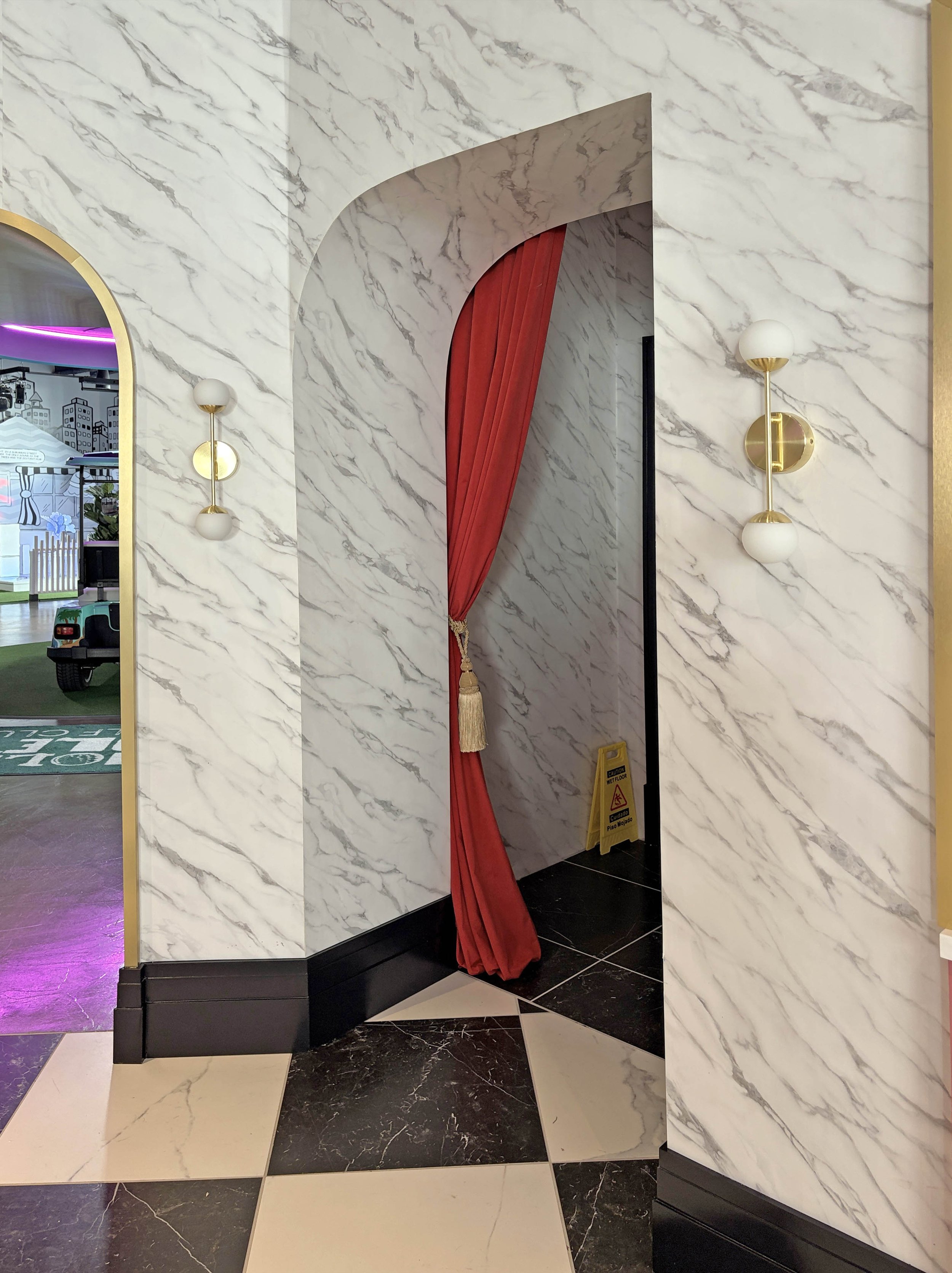 060596 HM Concierge -2.JPG