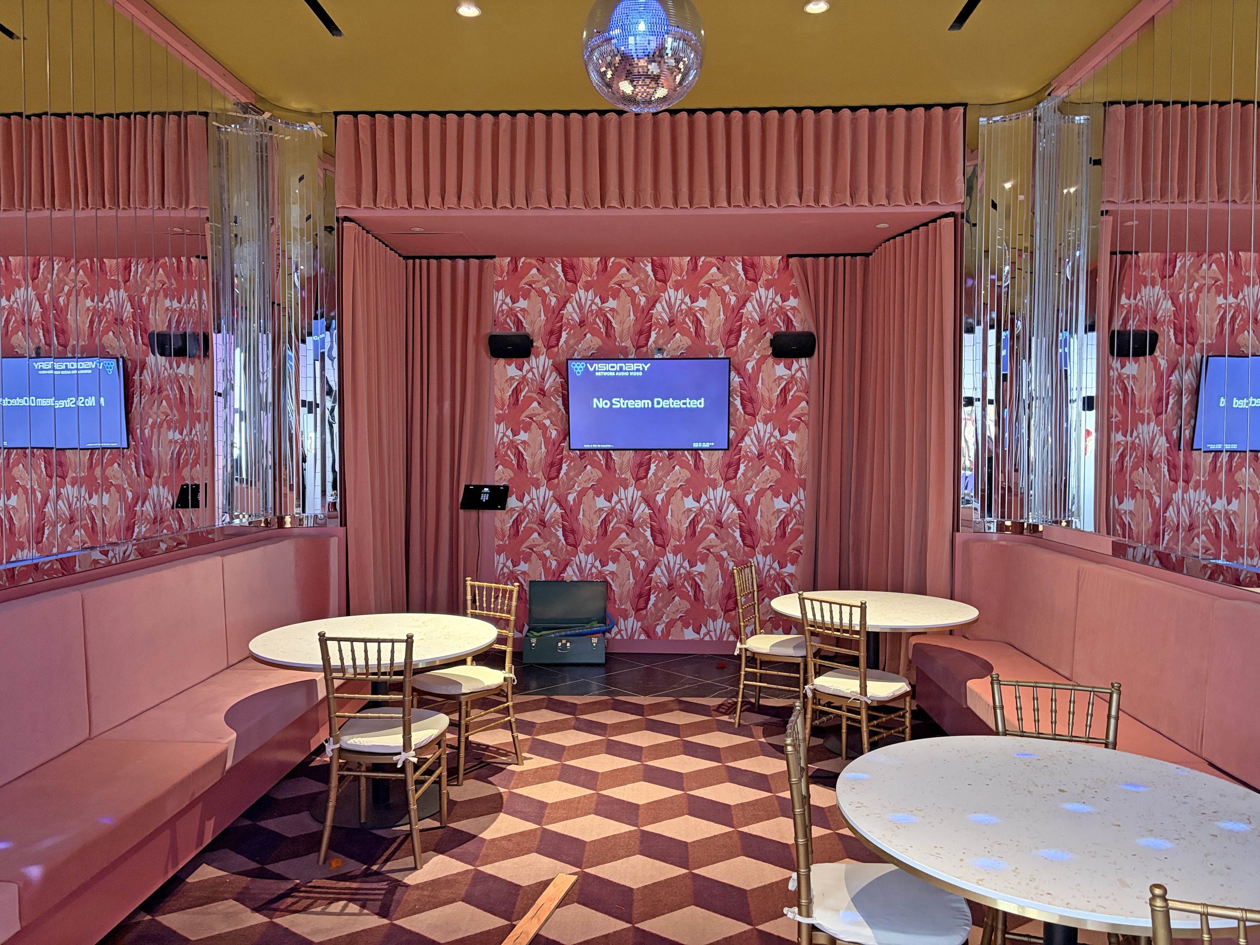 060596 HM Studio B -1.JPG