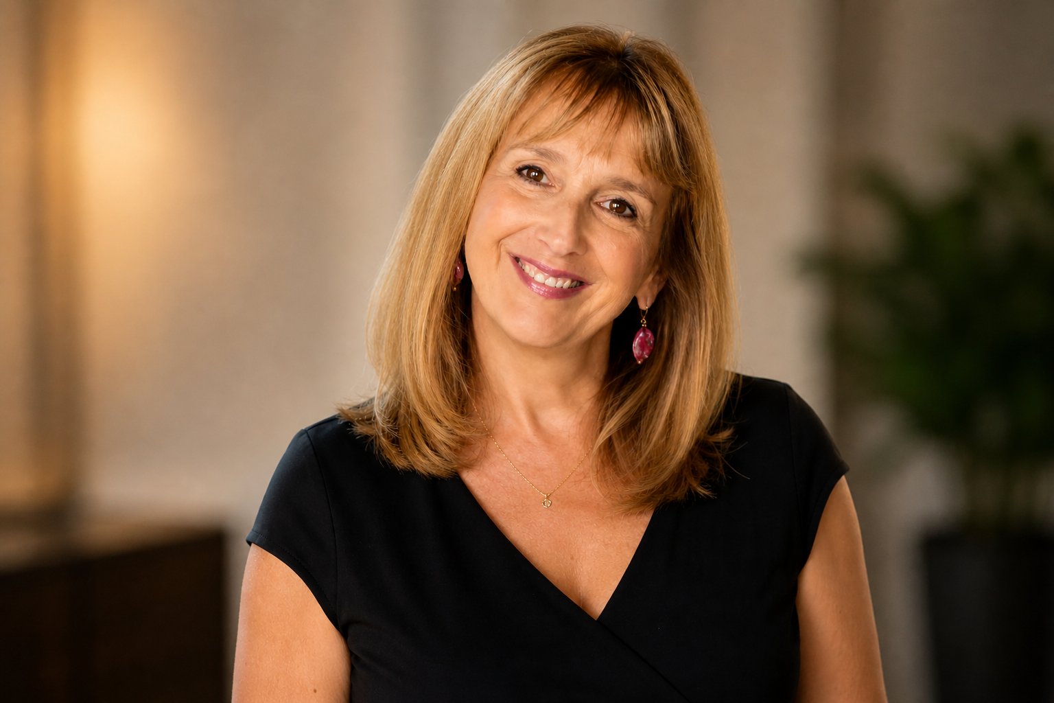 Deborah Leslie after dinner speaker Scotland corporate events, fundraisers, prizegivings and private functions