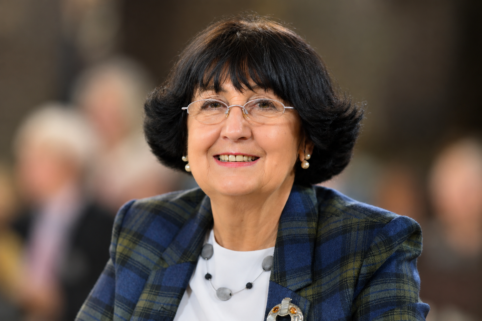 Anita Manning TV auctioneer and after dinner speaker celebrity