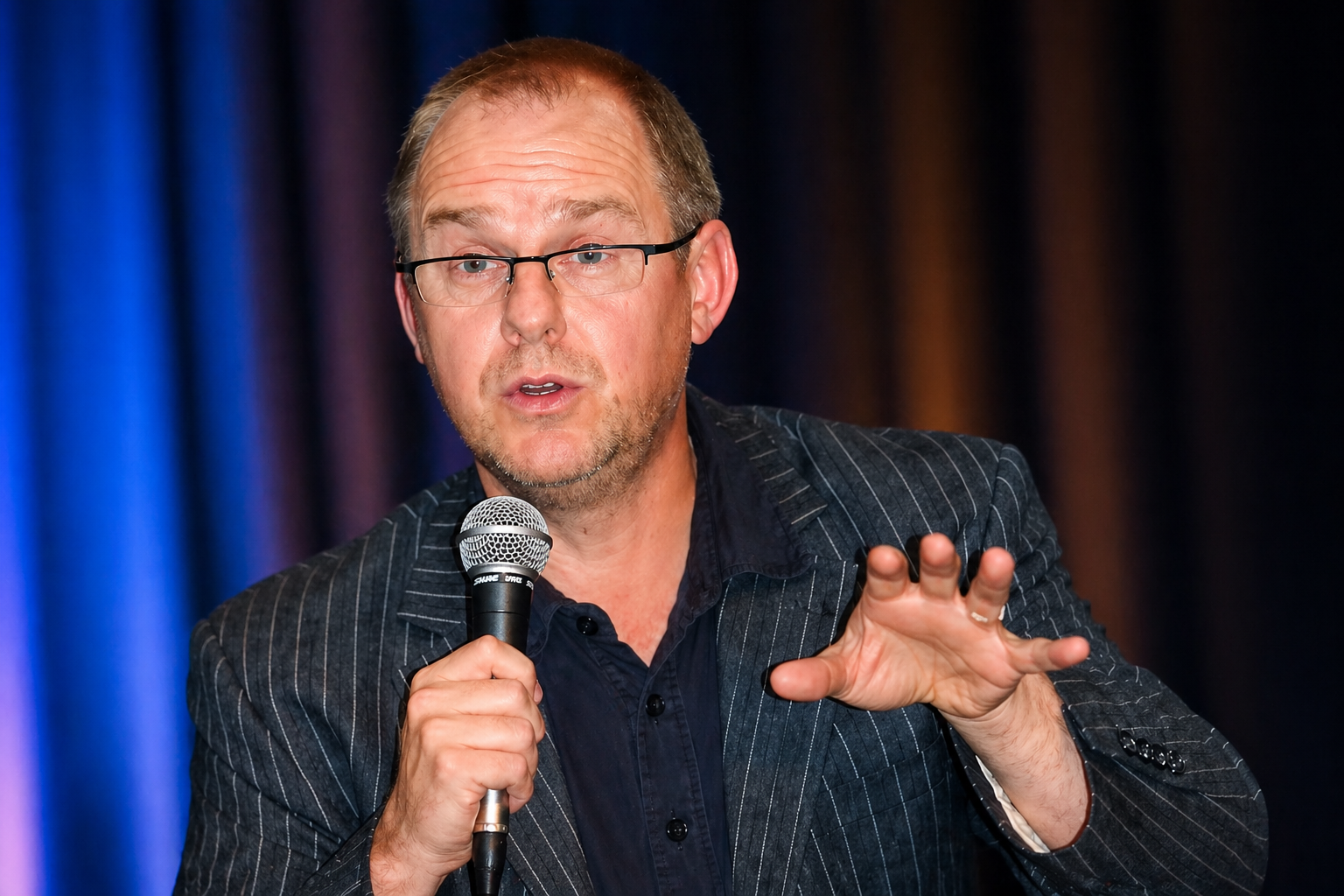 Eric Davidson after dinner speaker comedian performing