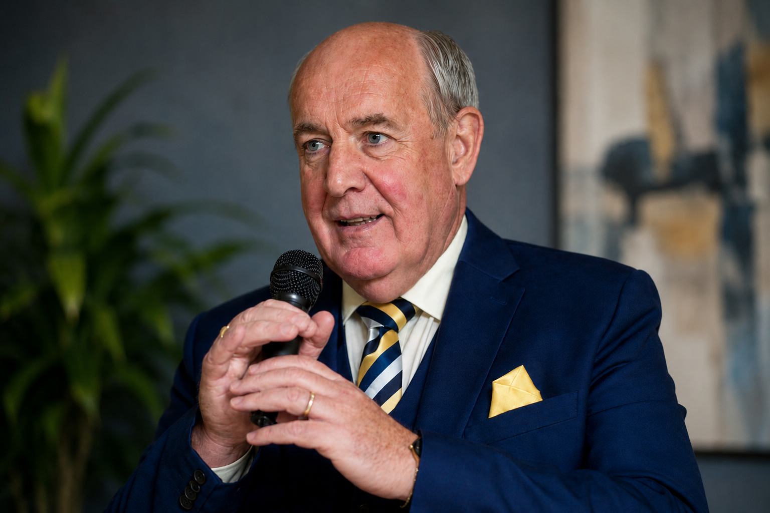 John McKelvie after dinner speaker Scotland corporate events, fundraisers, prizegivings and private functions