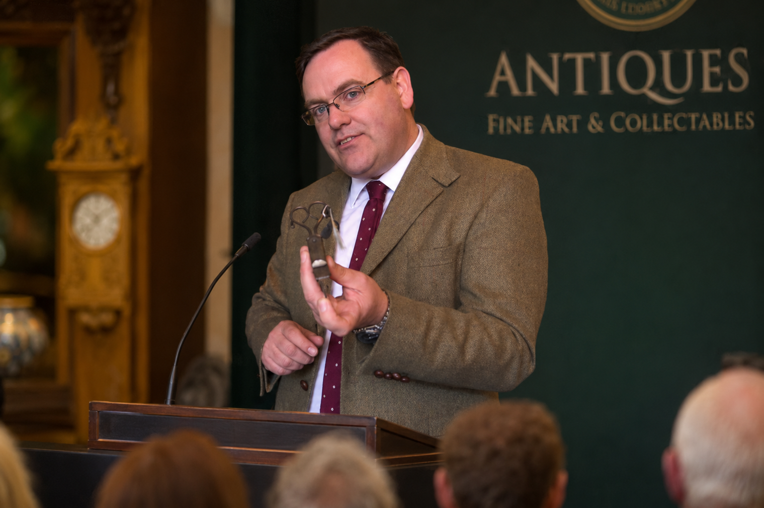 Paul Laidlaw tv antiques expert after dinner speaker on stage