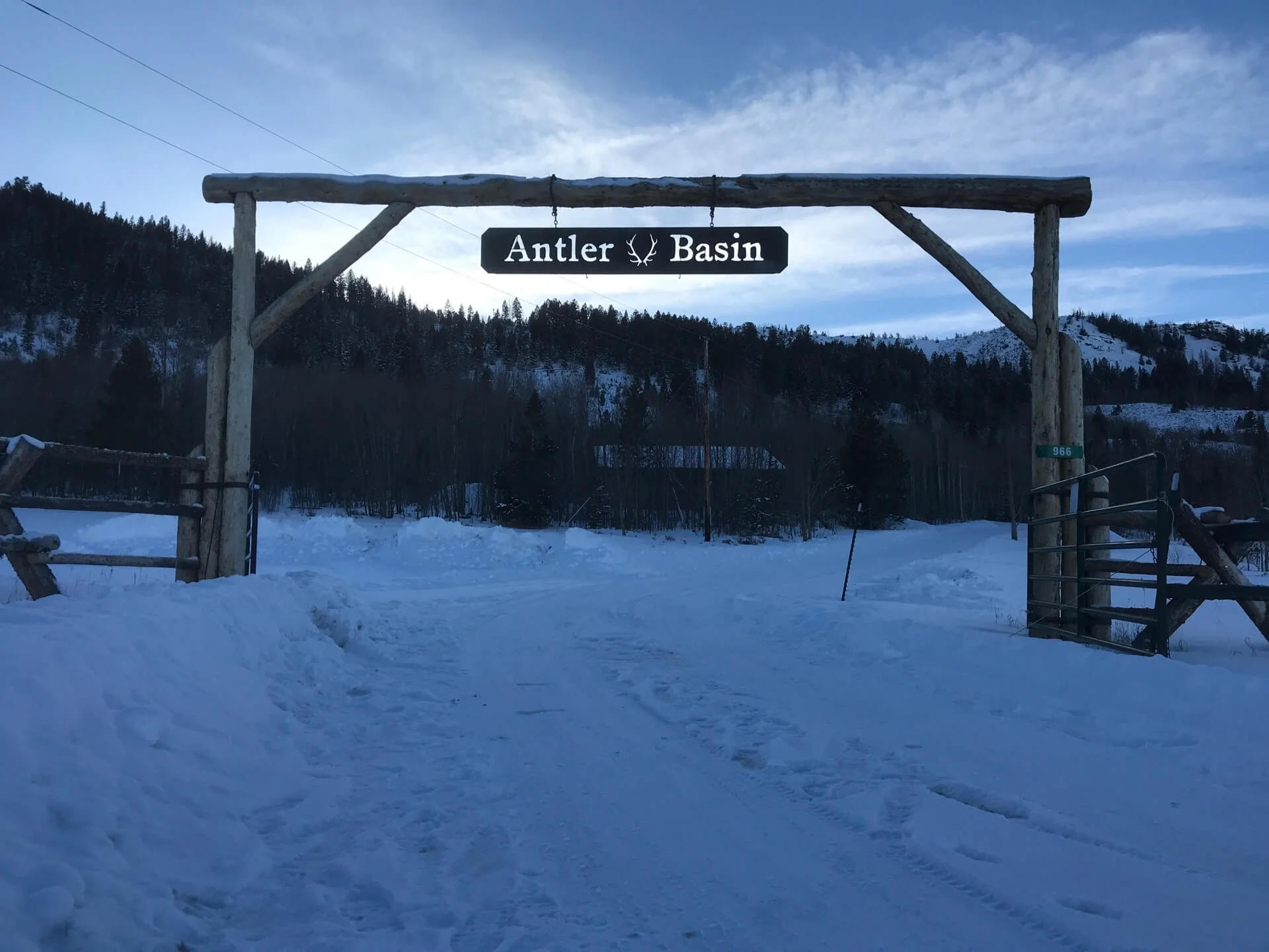 Antler Basin Entrance 1920 webop.jpg