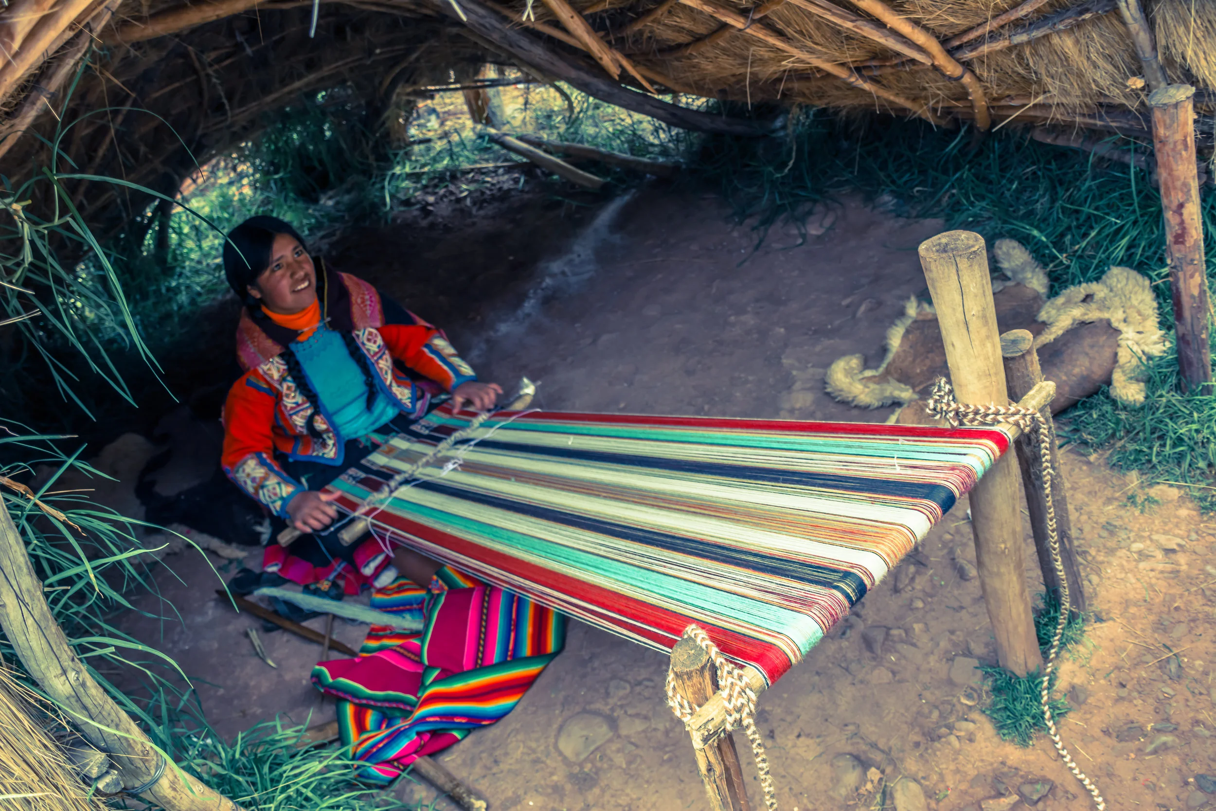 Young Andean weaver, Chinchero, Peru