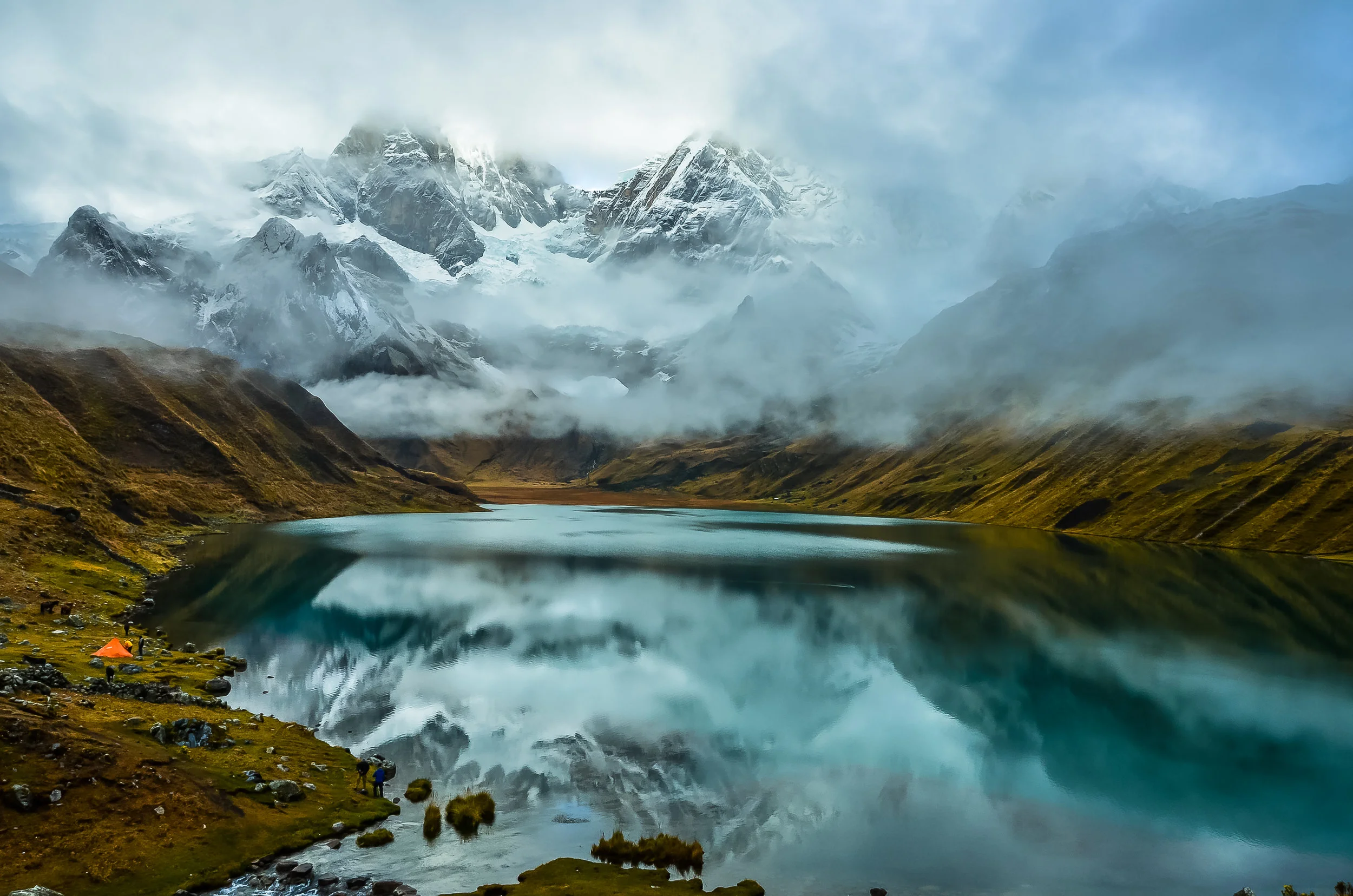 Travel to South America with Native Paths PLAN YOUR NEXT ADVENTURE TO PERU, BOLIVIA, CHILE AND ARGENTINA Design Your Trip