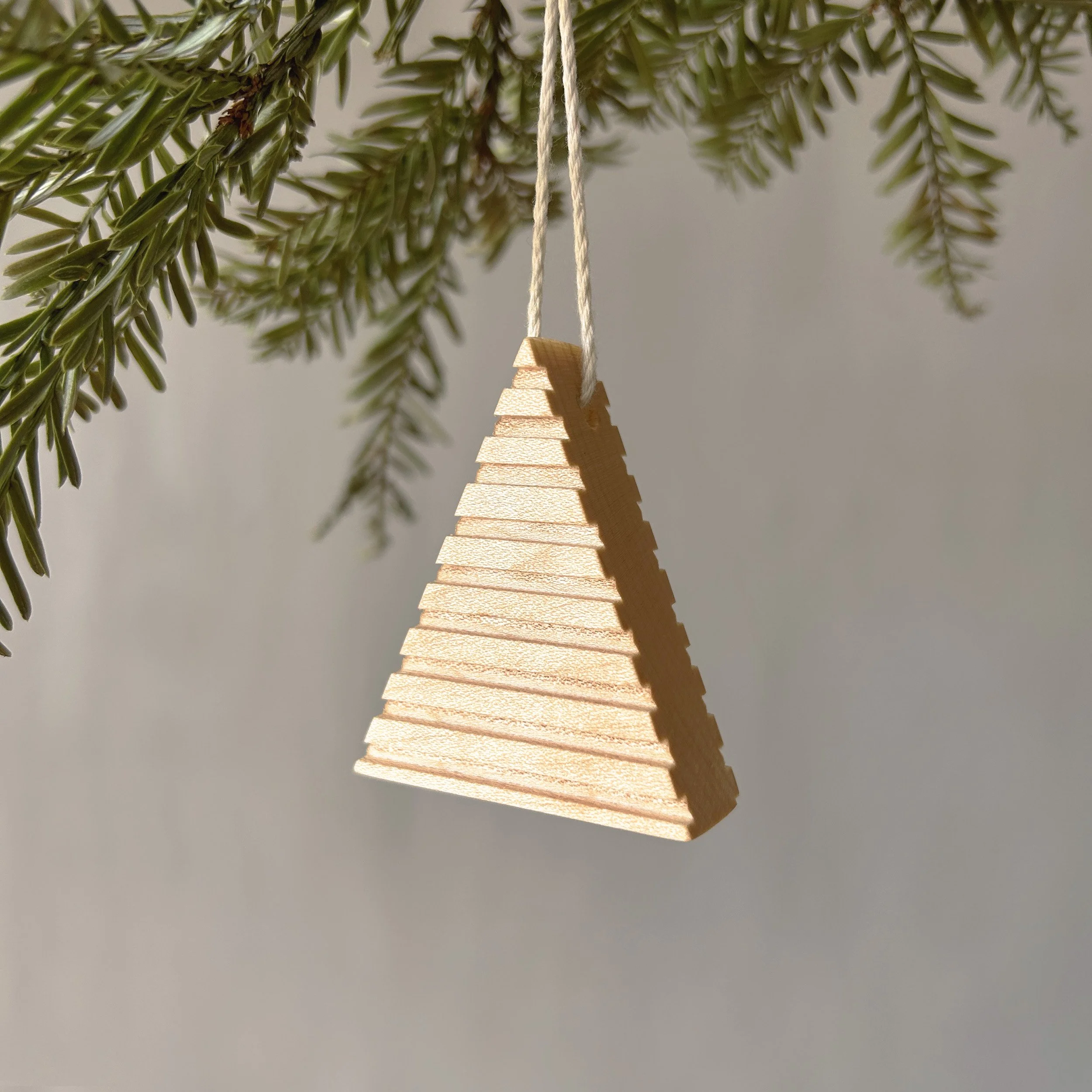 oaksmith-tree-ornament-F-m.jpg