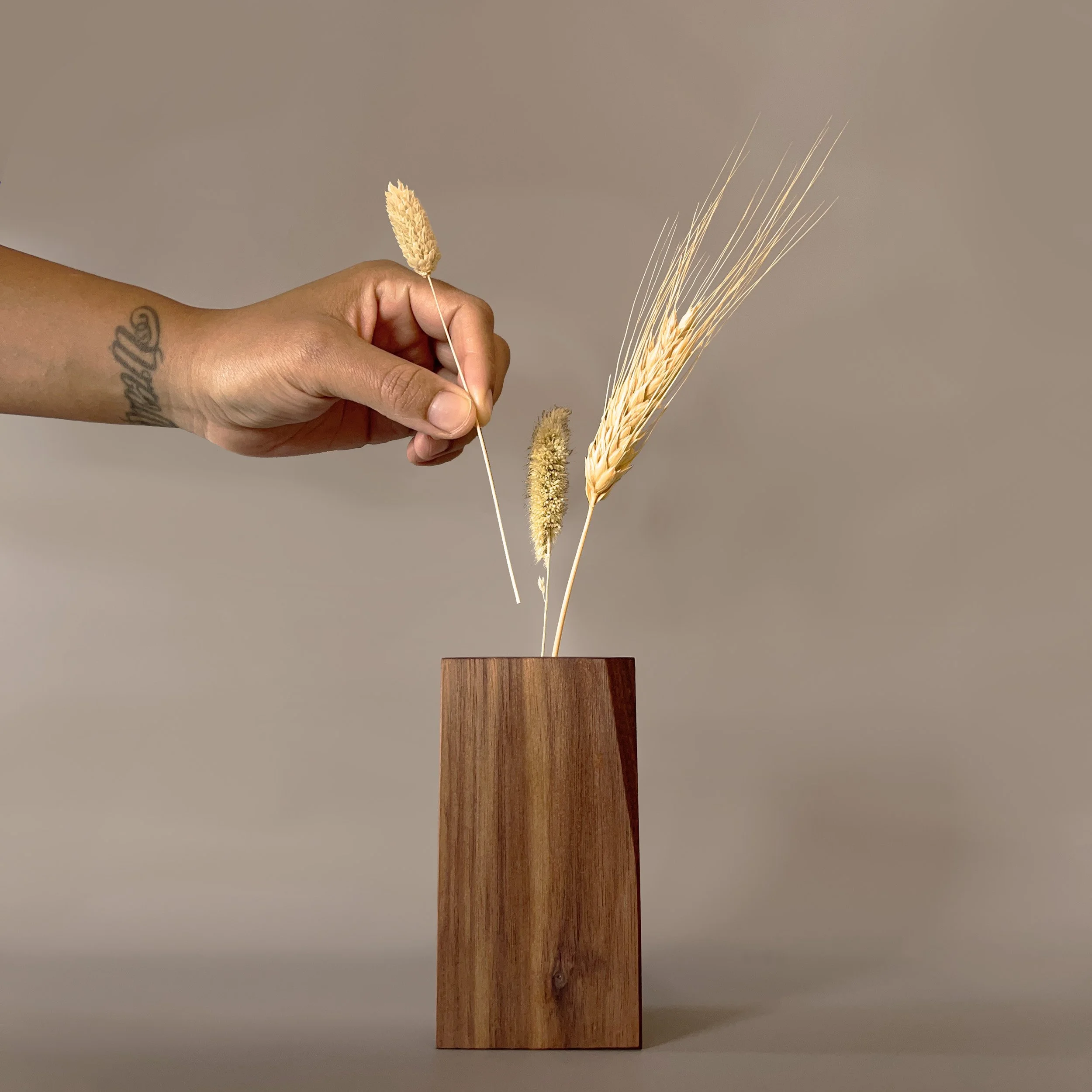 Oaksmith_bud_vase_wc_M.jpg