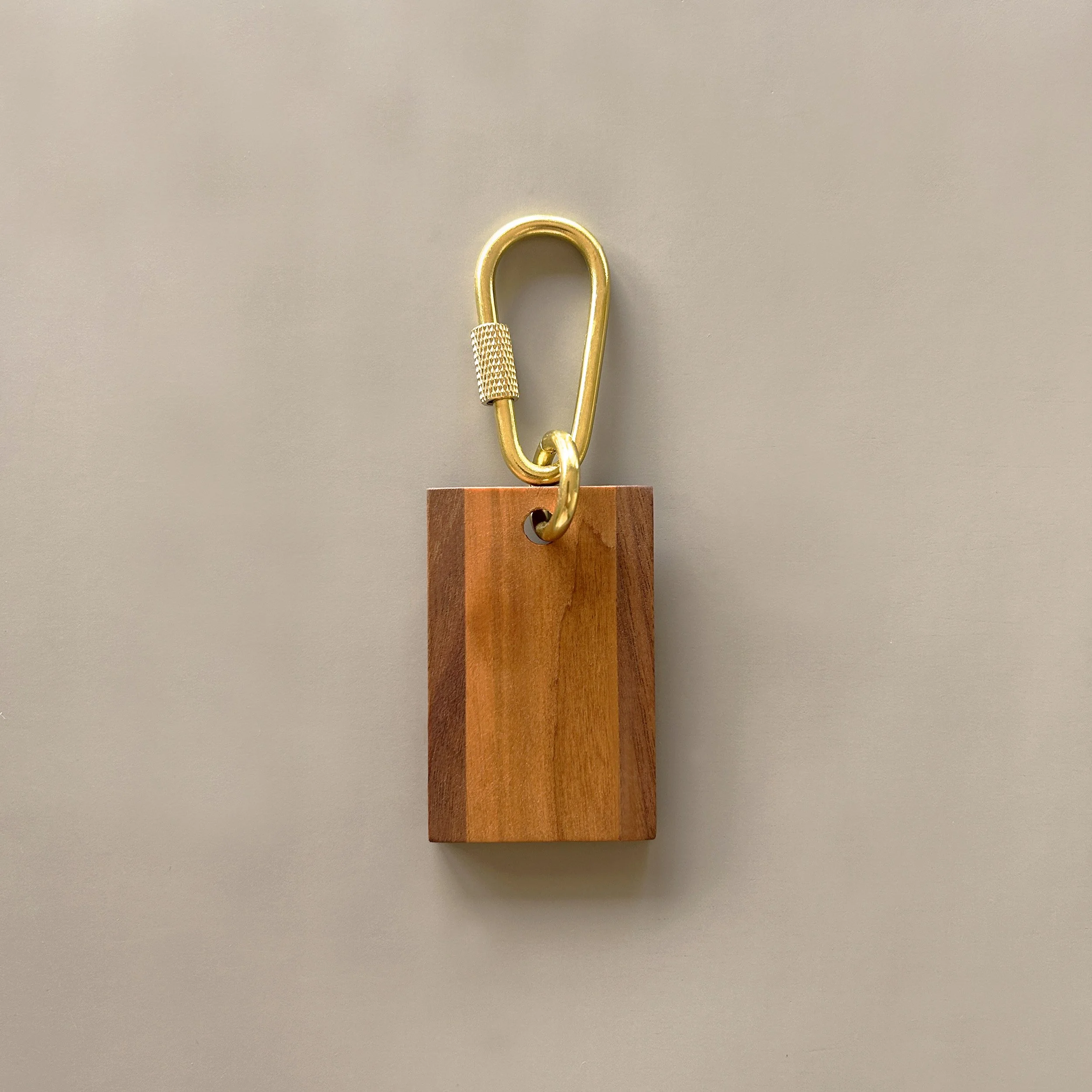 oaksmith-wood-brass-keychain-F-chw01.jpg