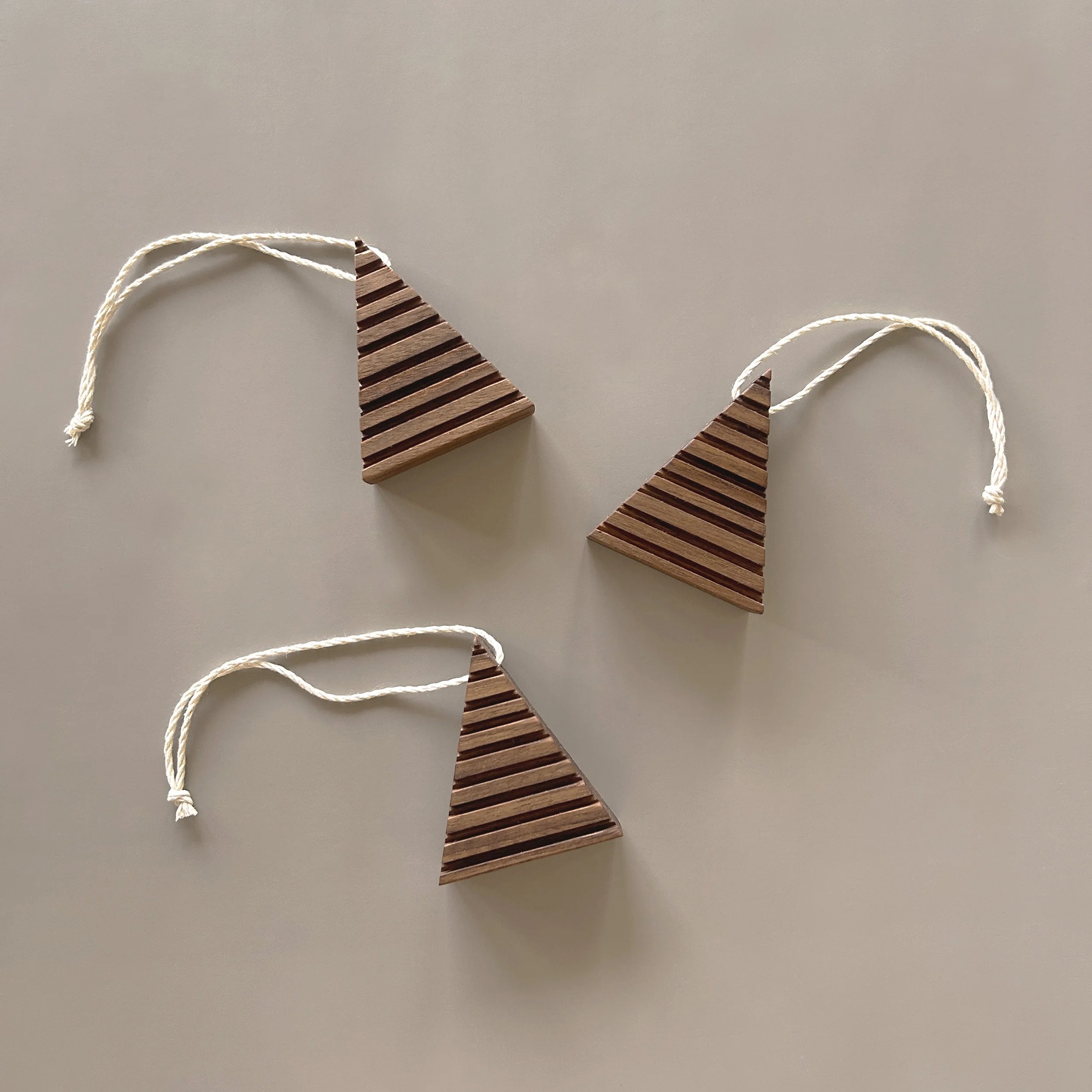 oaksmith-tree-ornament-group-w.jpg