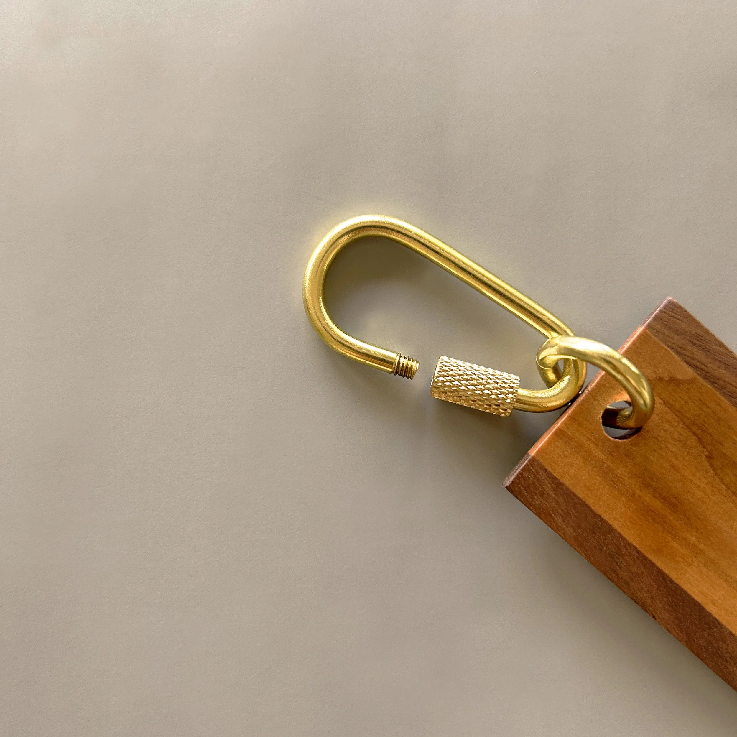 oaksmith-wood-brass-keychain-DTL-chw01.jpg