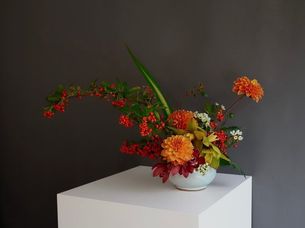 🍂🍁Pre-Orders🍁🍂

Accepting pre-orders for Fall Ikebana bowls at @intodo.us Holiday Craft fair on November 4 &amp; 5th now :) Pre-orders link in my bio!!

Unique Ikebana arrangement Bowls come in a hand-selected dish from Japan with seasonal flower