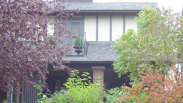 Four bidders battle for Riverdale semi.