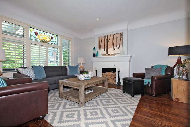 26 Fairview Blvd Toronto ON-small-005-4-Living Room-666x444-72dpi.jpg