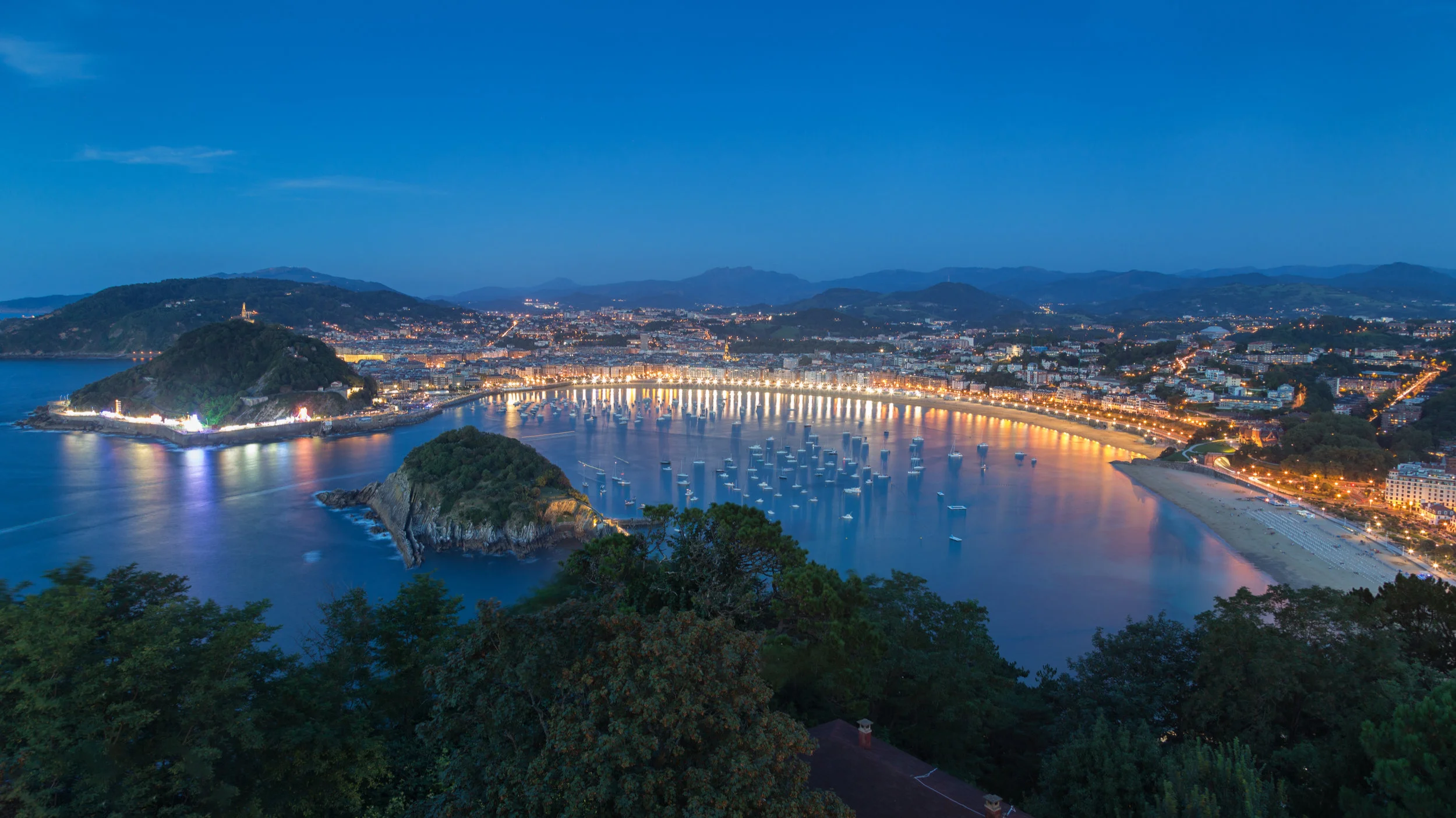 spain_san_sebastian_AdobeStock_169516782.jpg