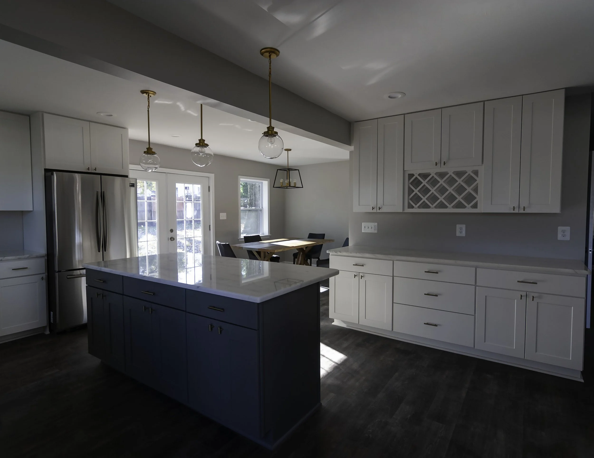 2913 Main kitchen wide right.jpg