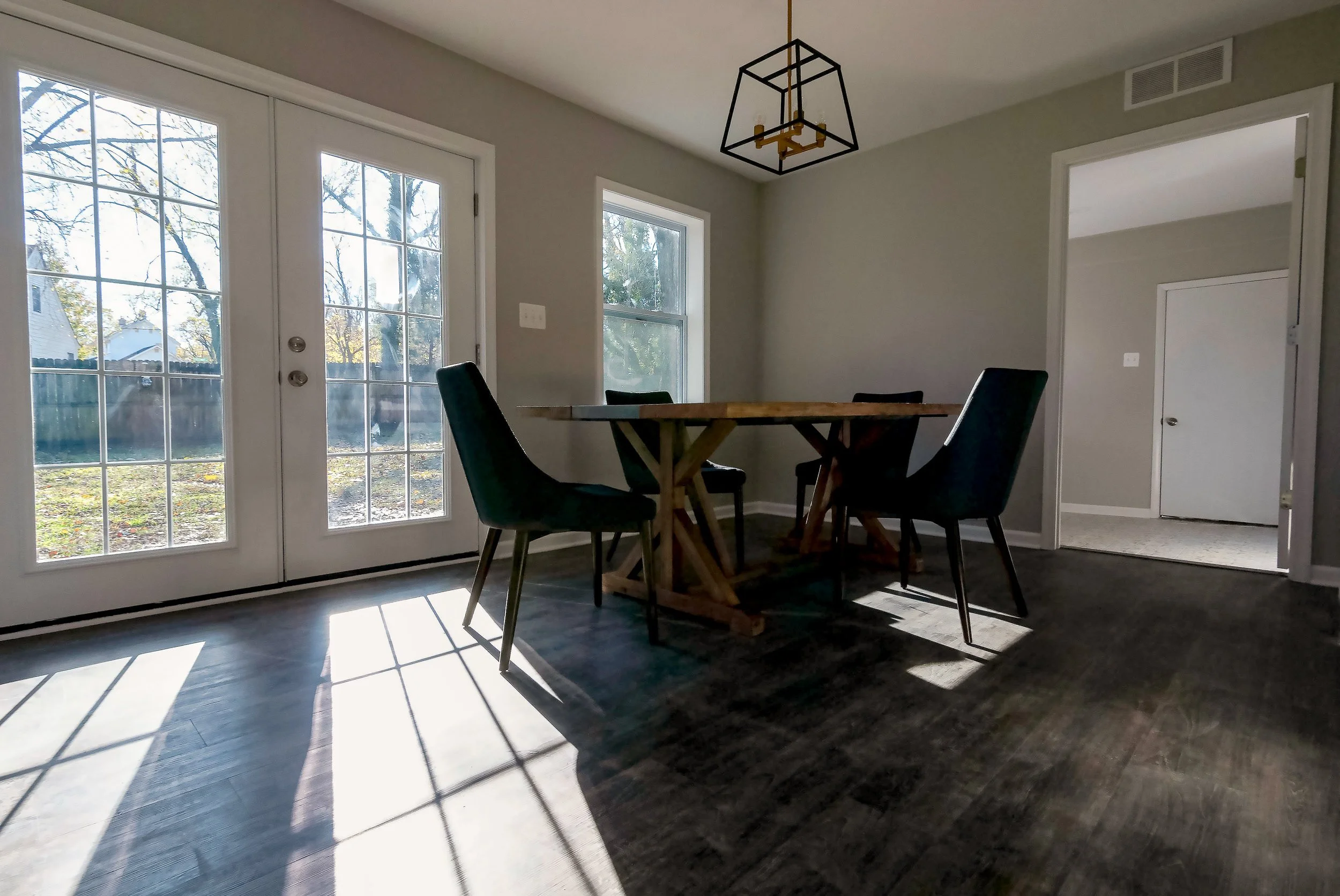 2913 Main kitchen table 2 edit-2.jpg