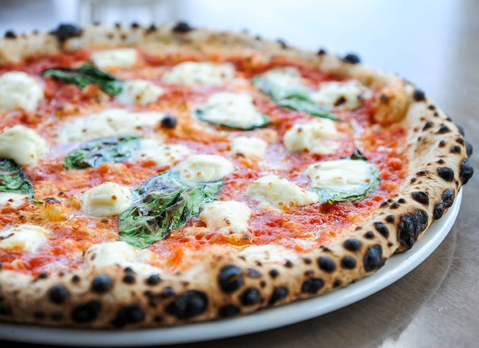queen-margherita-pizza-12.jpg