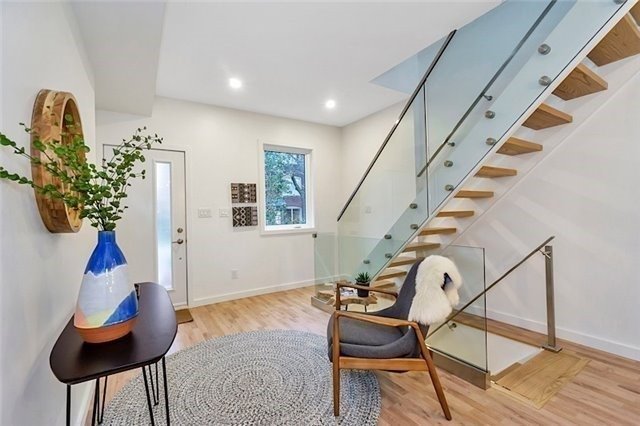 55 Stafford St