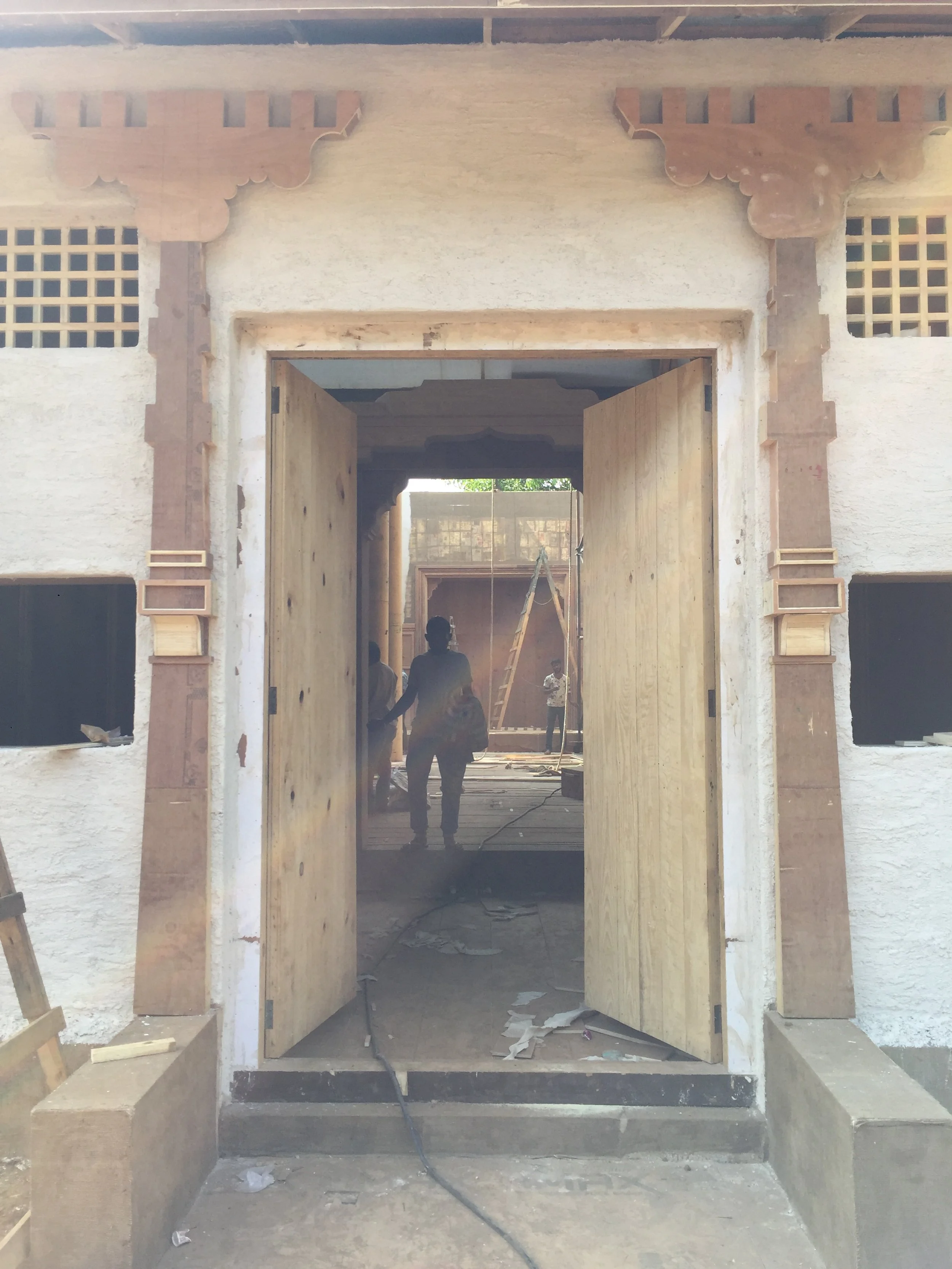 MAKING THE MONASTERY (GOLD)
