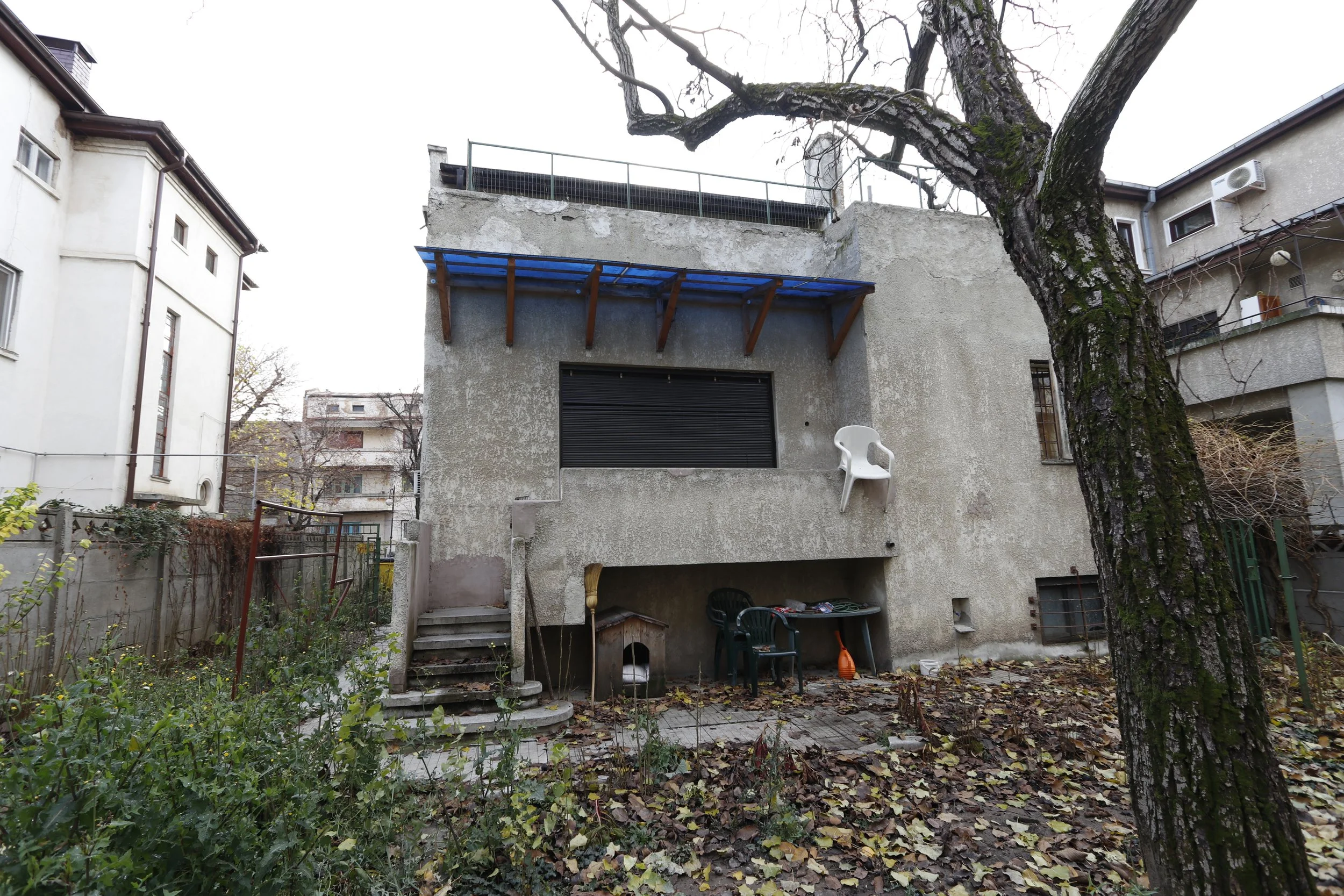 09 back facade before.JPG