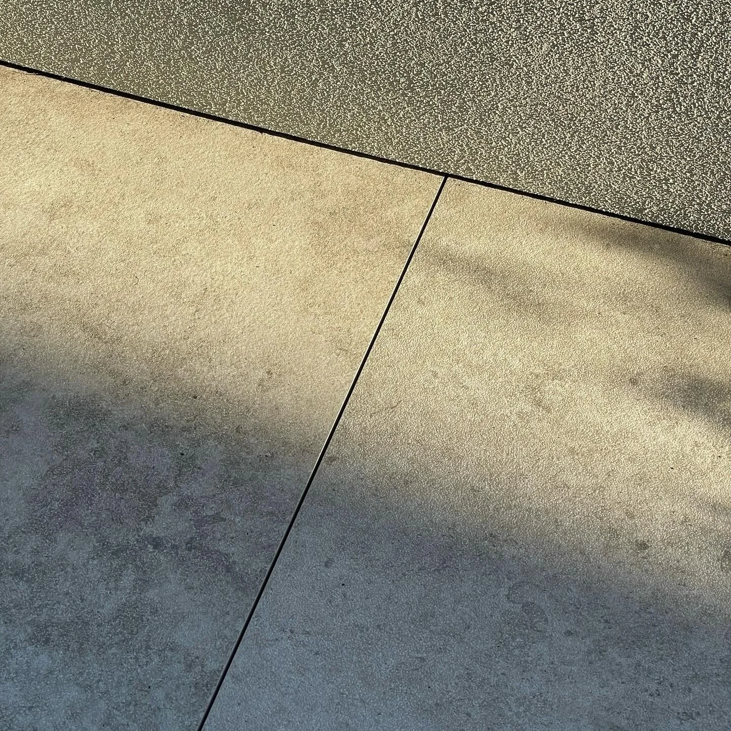 Terrassensanierung #Sundeck #Sun #Feinsteinzeug #Ammoniten #Jura #Livingceramics #Kendo #InteriorArchitecture #Innenarchitektur #FlorianRieser