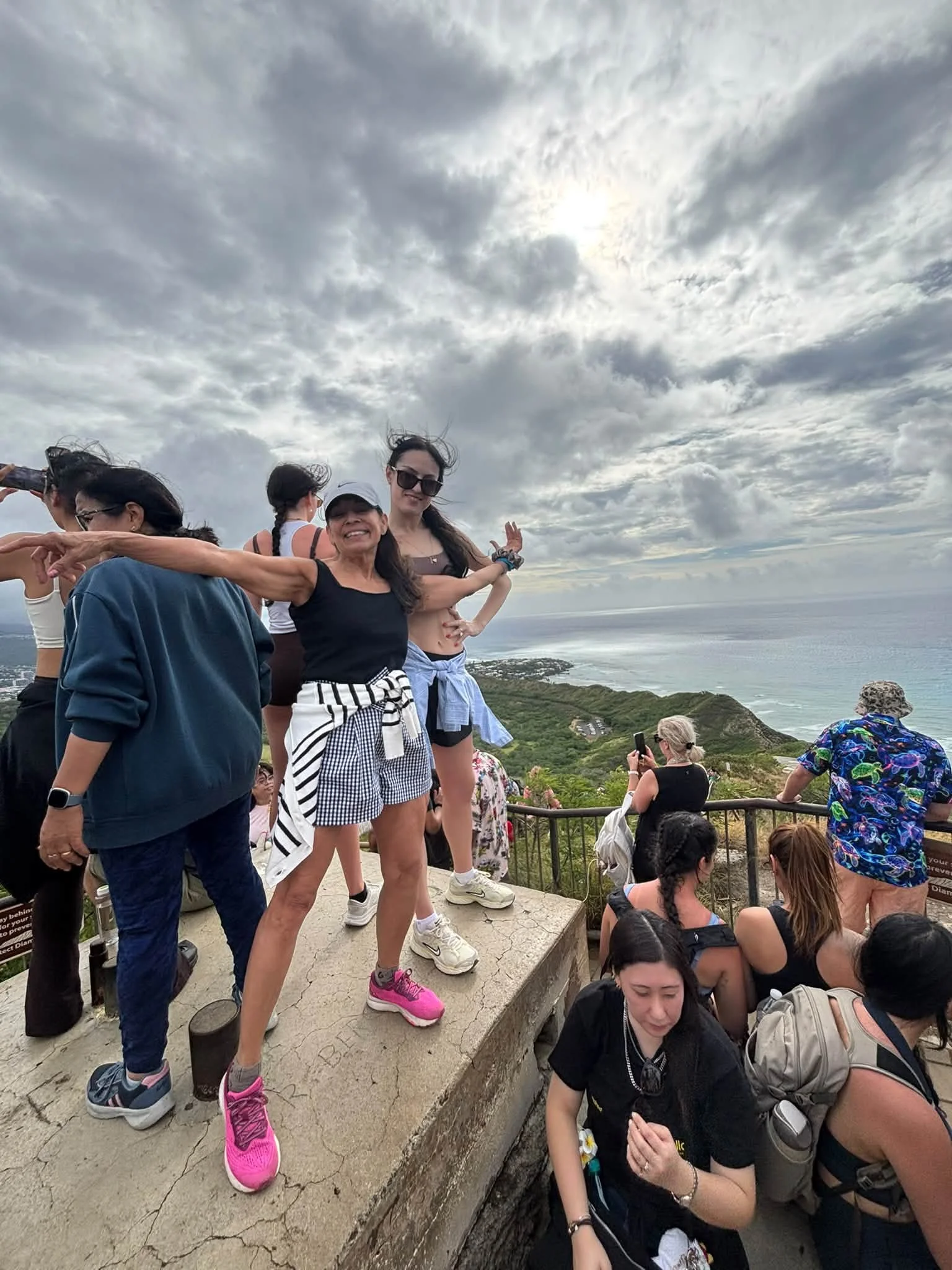 Dance Fire travelers enjoy the view during a Hawaii sightseeing outing