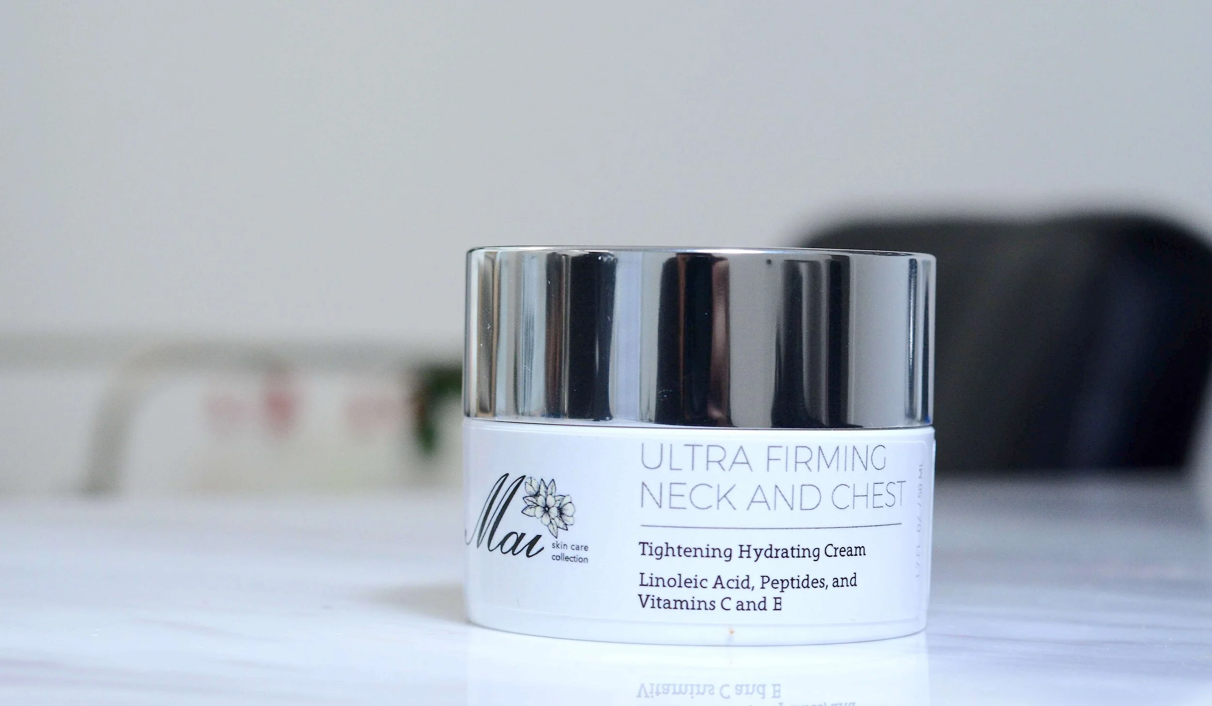 ULTRA FIRMING NECK AND CHEST