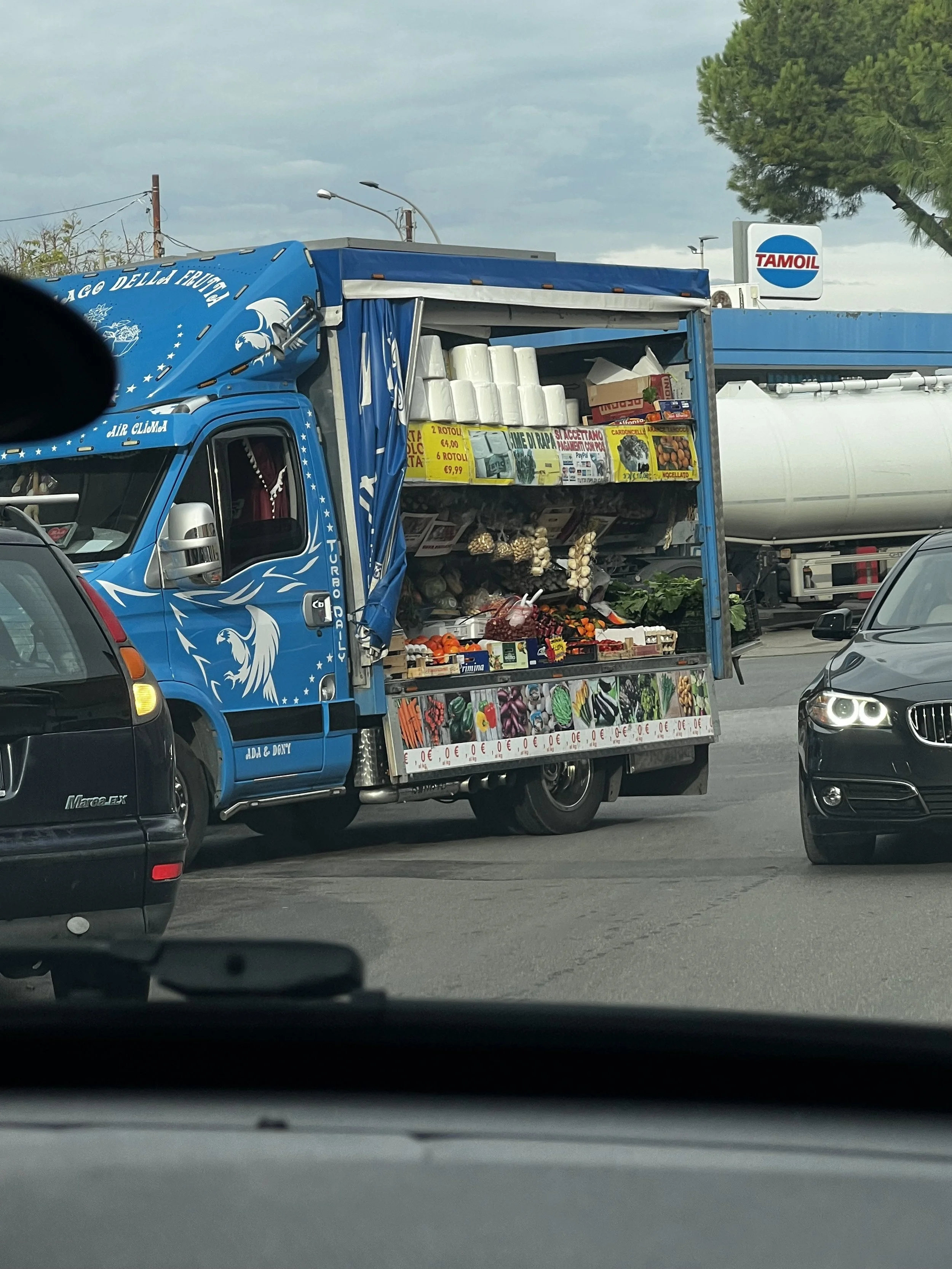 market on wheels.jpeg