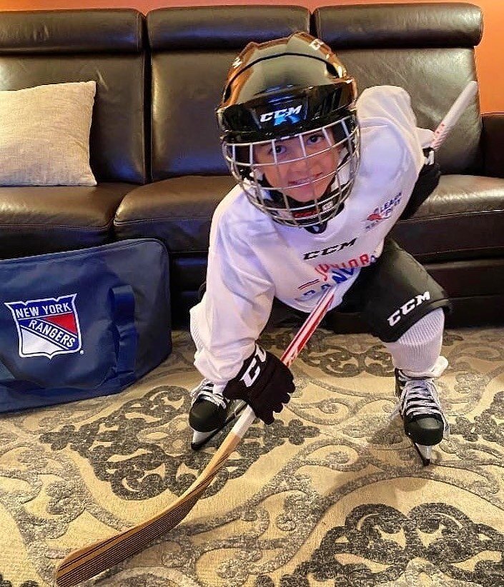 Get ready for the Junior Rangers Winter Session at KB Hockey! 🏒 Starting the weekend of November 20th! Learn-to-skate cost is $250 and Rookie League cost is $395! Click the link in bio to register today! Text us at 917-829-0124 for more information!