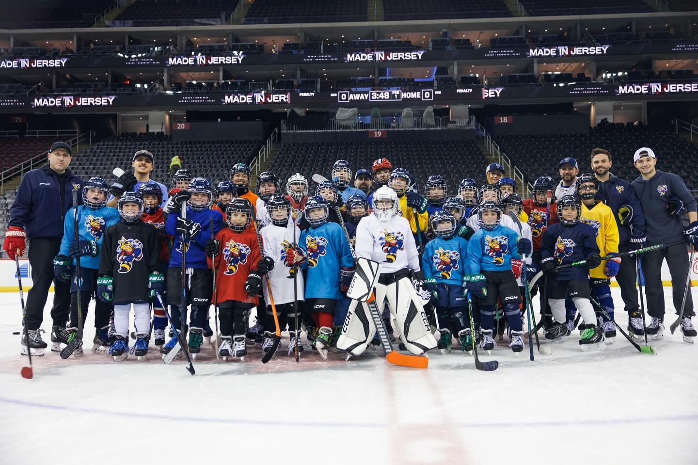 KB Hockey Facility would like to thank all those skaters and parents who made it out to our Prudential Center Clinic on Sunday! It was an absolute pleasure having our KB kids skating on an NHL rink. Special thank you to @oliver_stemmler for these inc