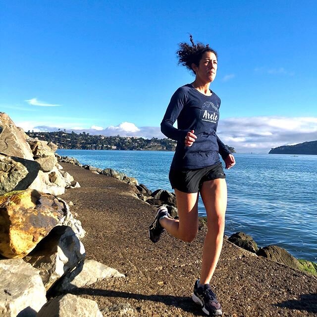 &ldquo;Start now!&rdquo;✨.
.
.
Hellooo long run Saturday👋🏼 With a super tight right glute med, I tackled my 10 mile run pushing the last 3 miles sub 8/mi. During those three miles, I found my rhythm and kept telling myself &ldquo;Yes I Can.&rdquo; 
