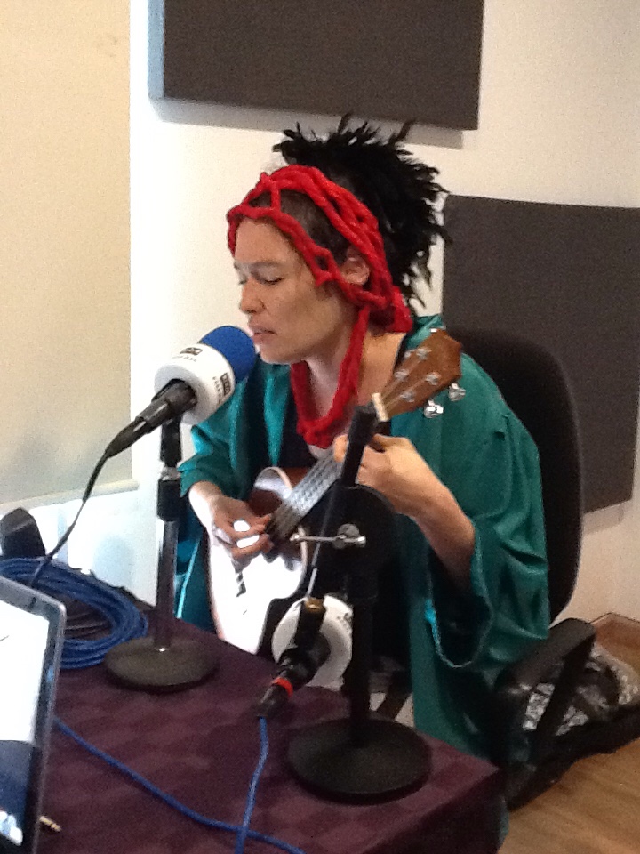 Corina Lawrence EN VIVO en la cabina de PASAJERO