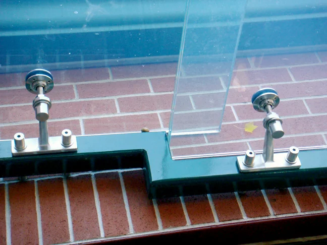 4. glass canopy spiders detail.jpg