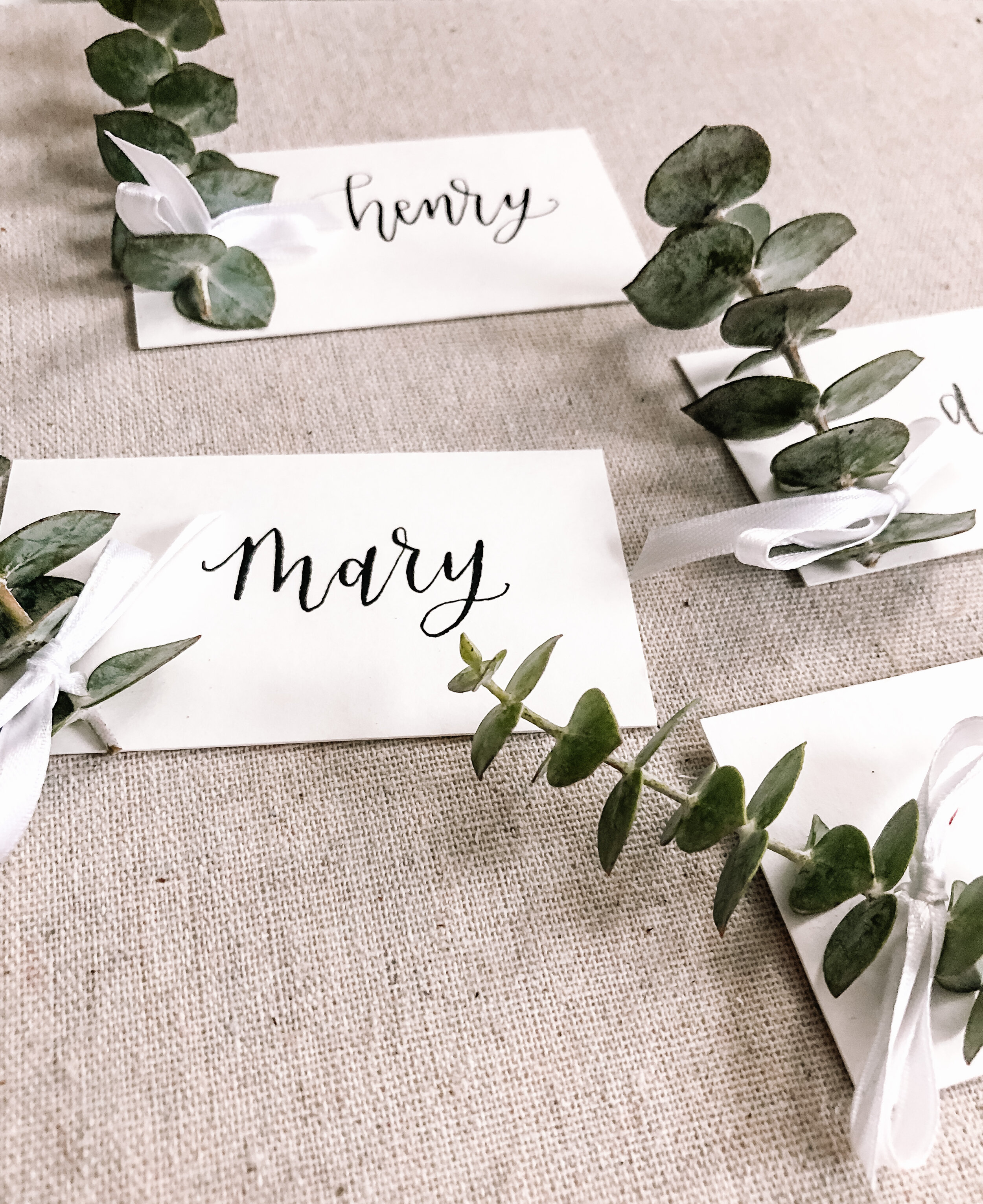 DIY Paint Dipped Wooden Star Place Cards - Lemon Thistle
