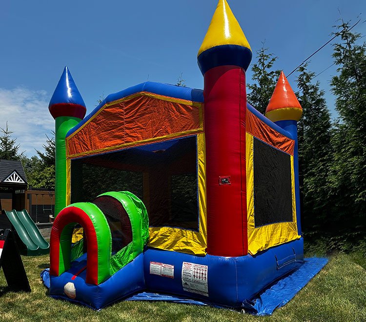 15ft x 15ft colorful traditional bounce house for kids’ parties