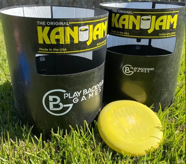 Kan Jam flying disc game at outdoor event