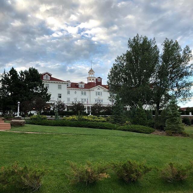 Spending my birthday at the @thestanleyhotel, getting lost in Hedge Mazes now, ghost tour later!