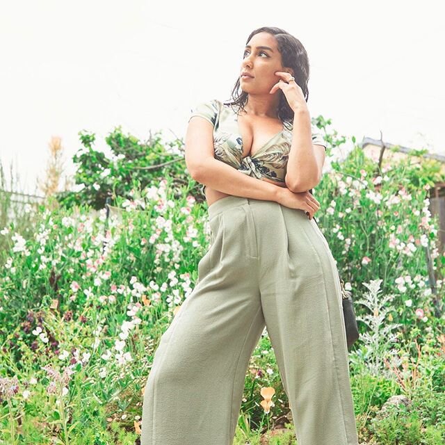 🌿🌺🌸Secret Garden🌸🌺🌿
Here is a 3 photo series for week 5 of #AThriftedColorStory in the color Green. Taken by the amazing @SandraEmmeline
-
This will probably be my first brunch fit when it&rsquo;s legal to hit up the bottomless mimosa joints in
