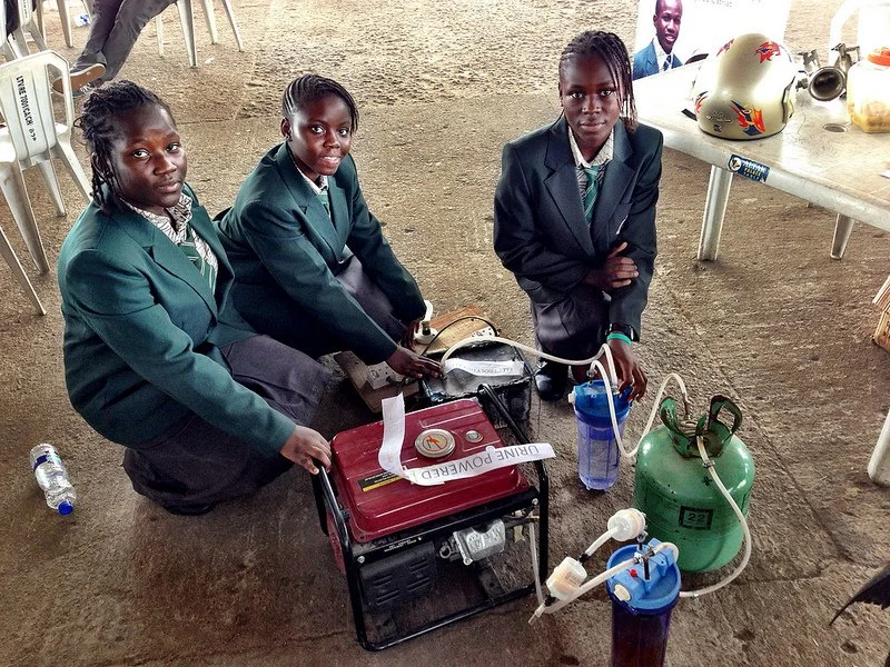 Young Nigerian scientists & engineers (Image credit: Collective Evolution)