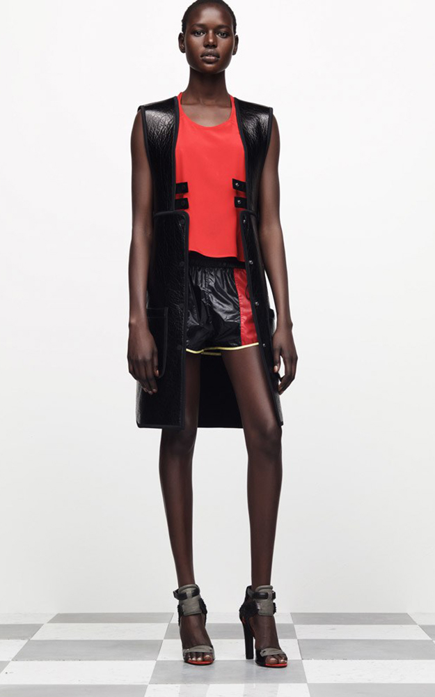 11.12.22-Christmas-has-come-early-here-at-Elle-BlogPost_750(W)x1125(H)px_04.jpg
