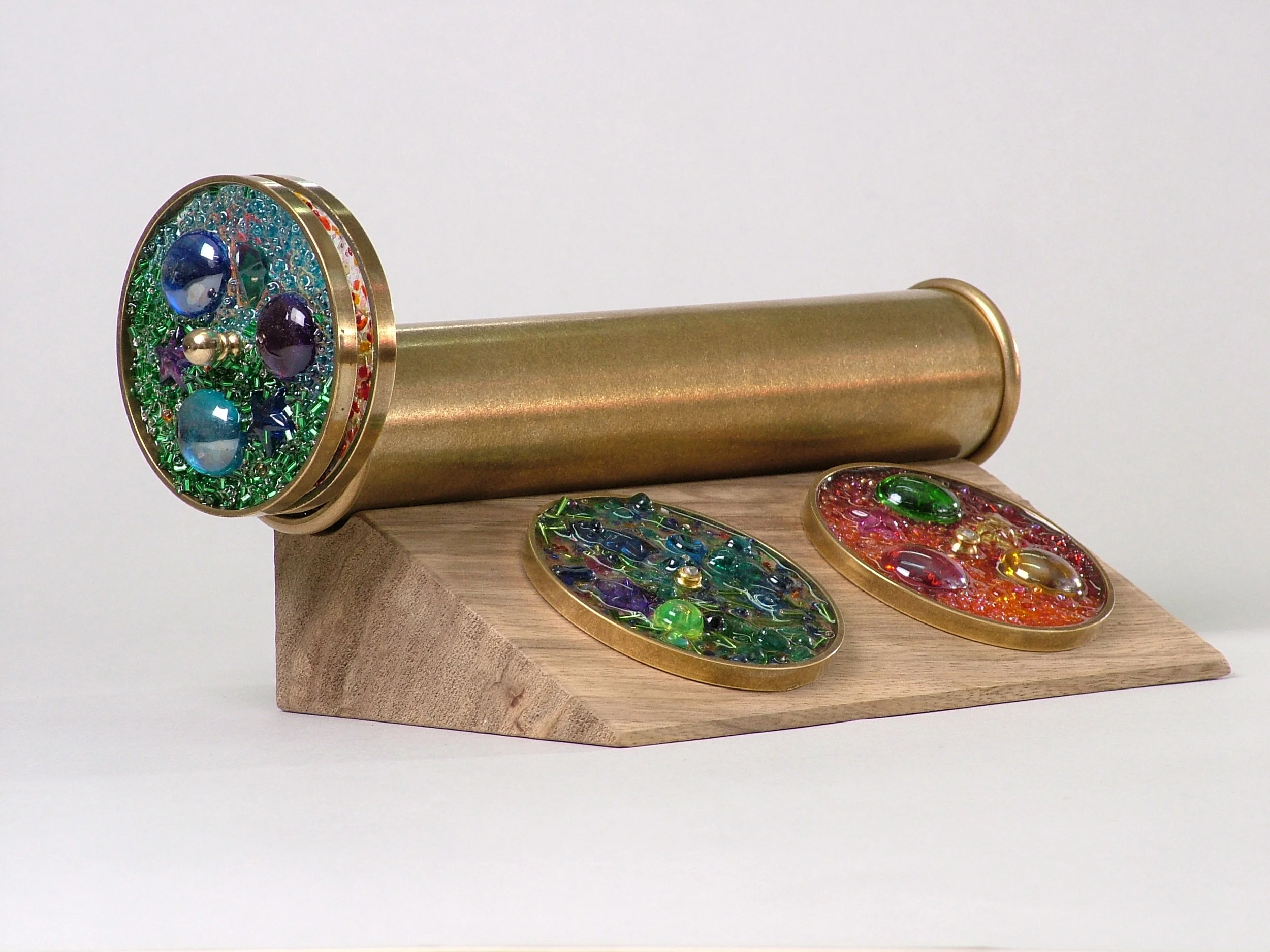 GIANT KALEIDOSCOPE WITH INTERCHANGEABLE WHEELS.JPG